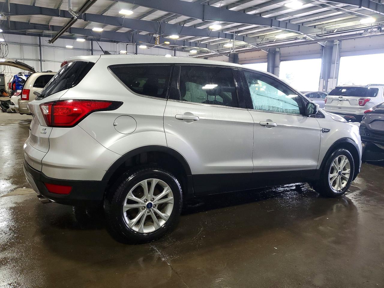 2019 Ford Escape Se Silver vin: 1FMCU9GD8KUB08534