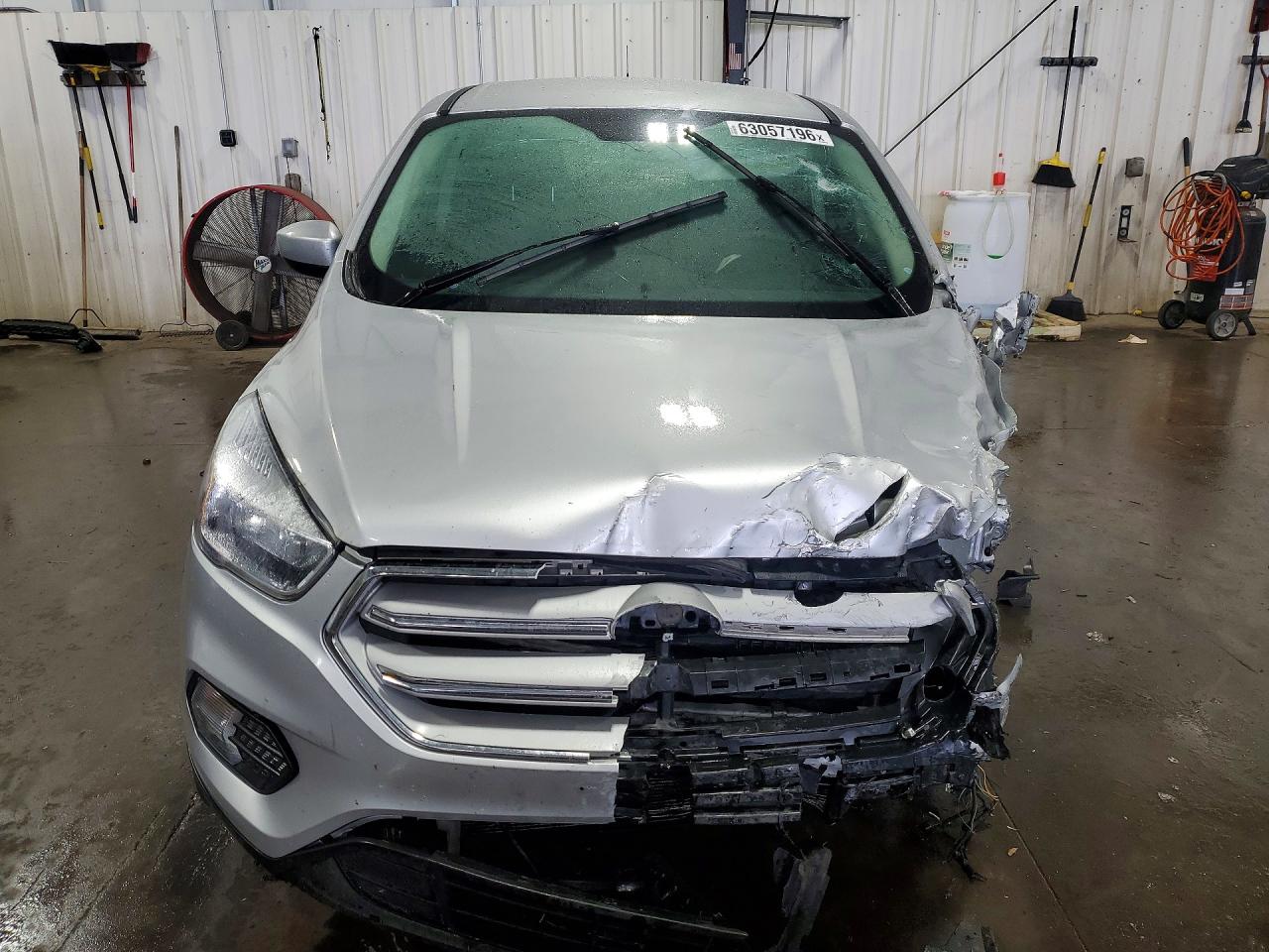 2019 Ford Escape Se Silver vin: 1FMCU9GD8KUB08534