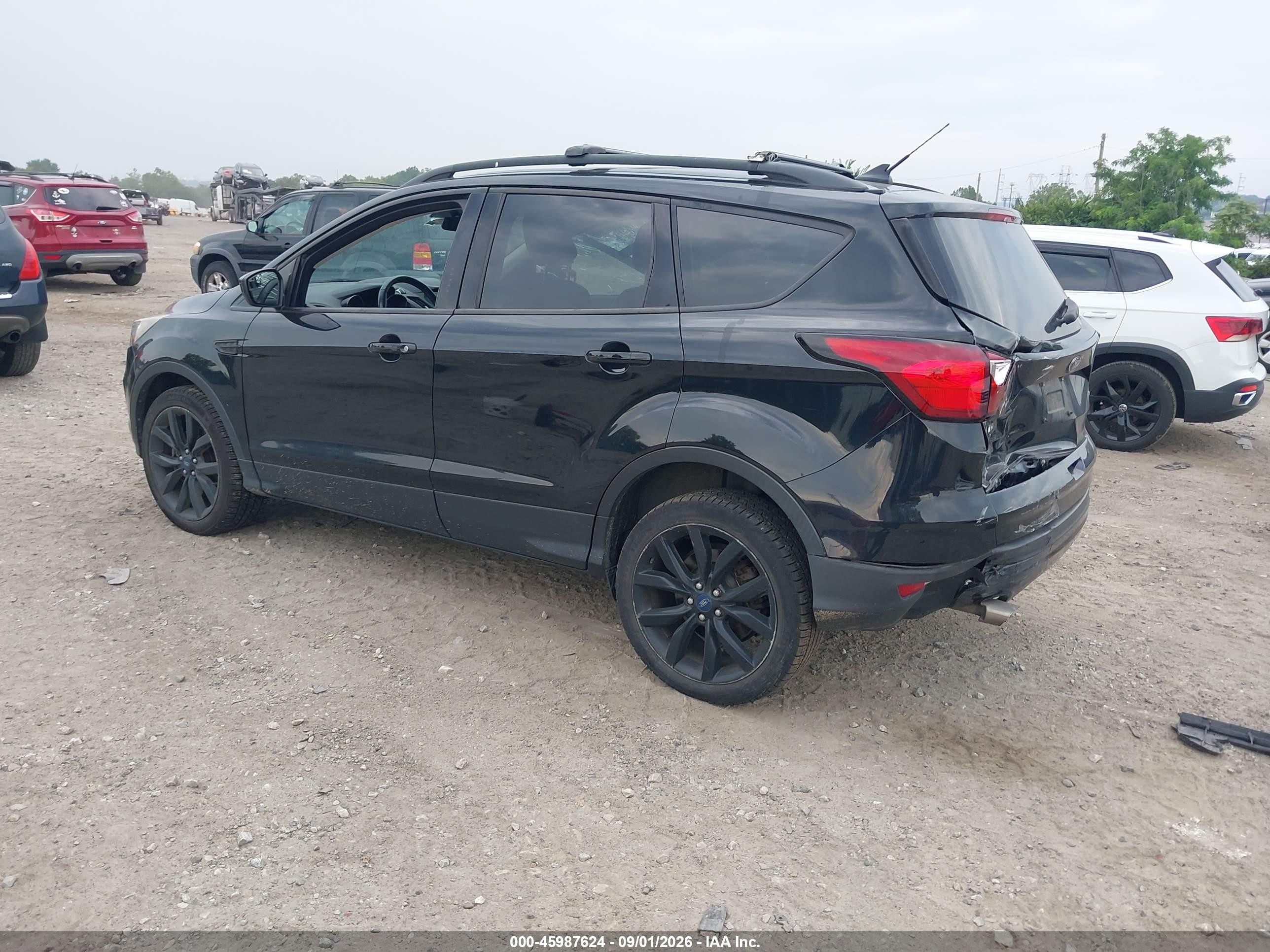 2019 Ford Escape Se Black vin: 1FMCU9GD8KUB43994