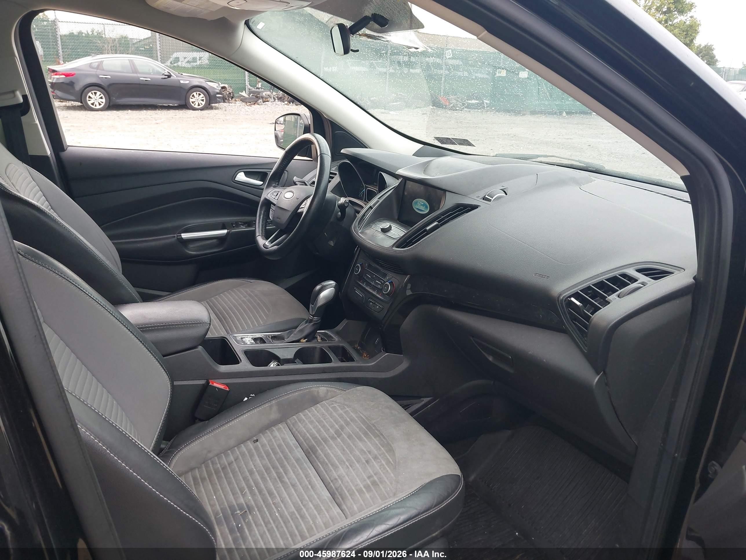 2019 Ford Escape Se Black vin: 1FMCU9GD8KUB43994
