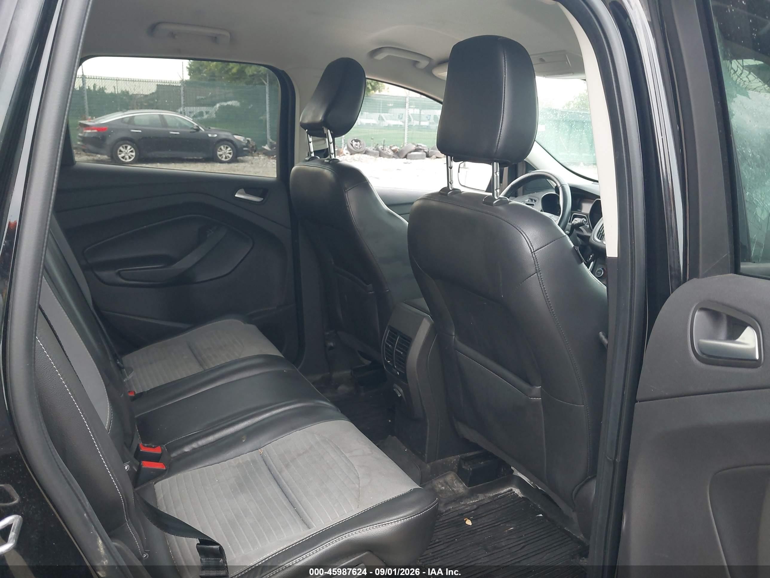 2019 Ford Escape Se Black vin: 1FMCU9GD8KUB43994