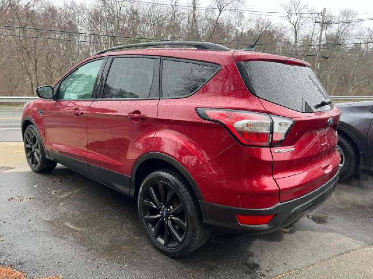 2018 Ford Escape Se Red vin: 1FMCU9GD9JUB92684