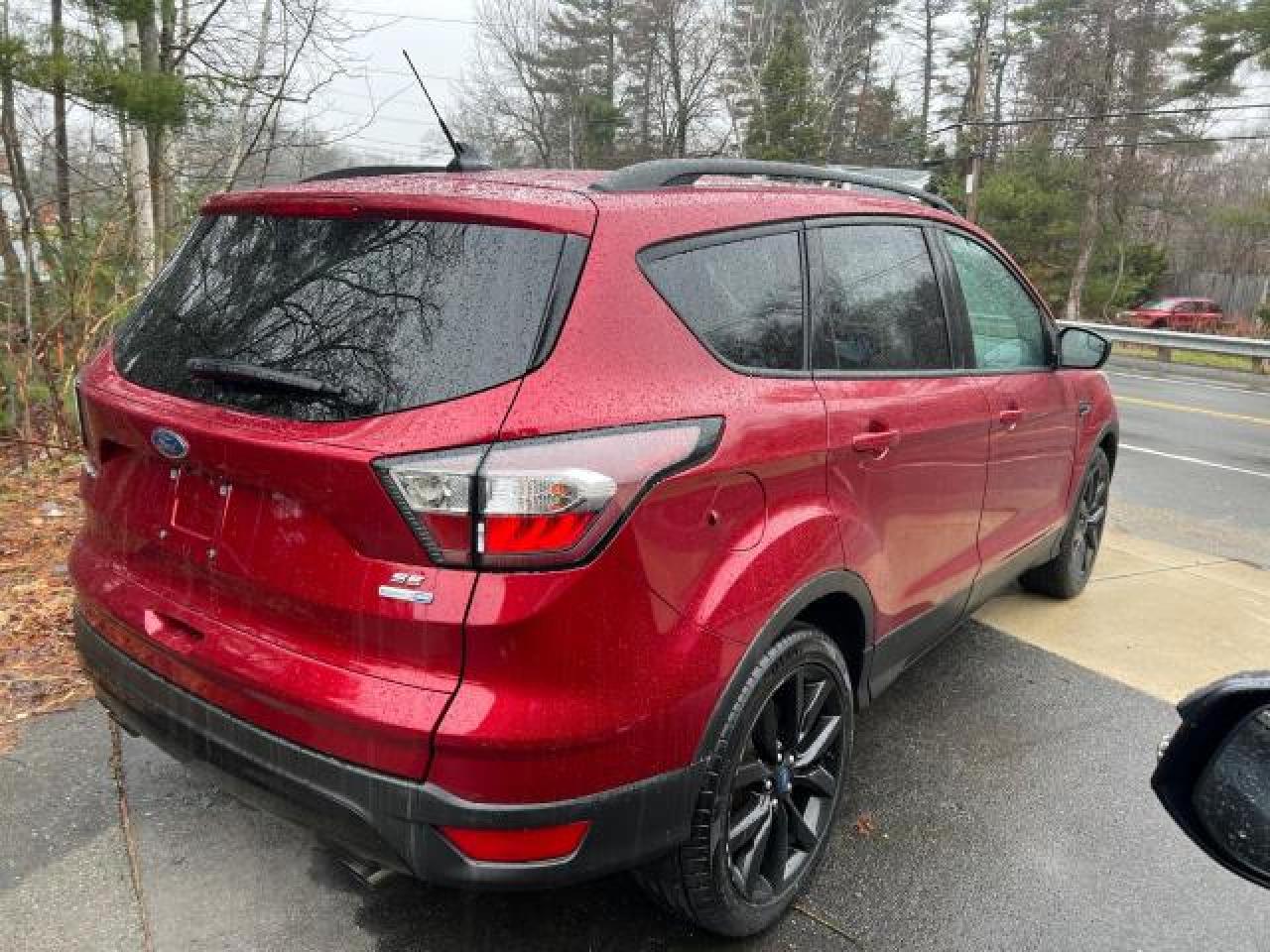 2018 Ford Escape Se Red vin: 1FMCU9GD9JUB92684