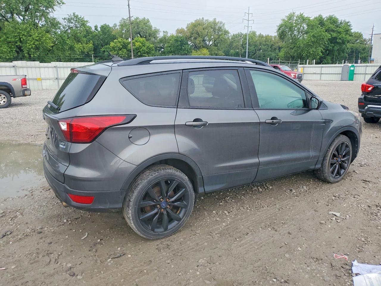 2019 Ford Escape Se Charcoal vin: 1FMCU9GD9KUA95776