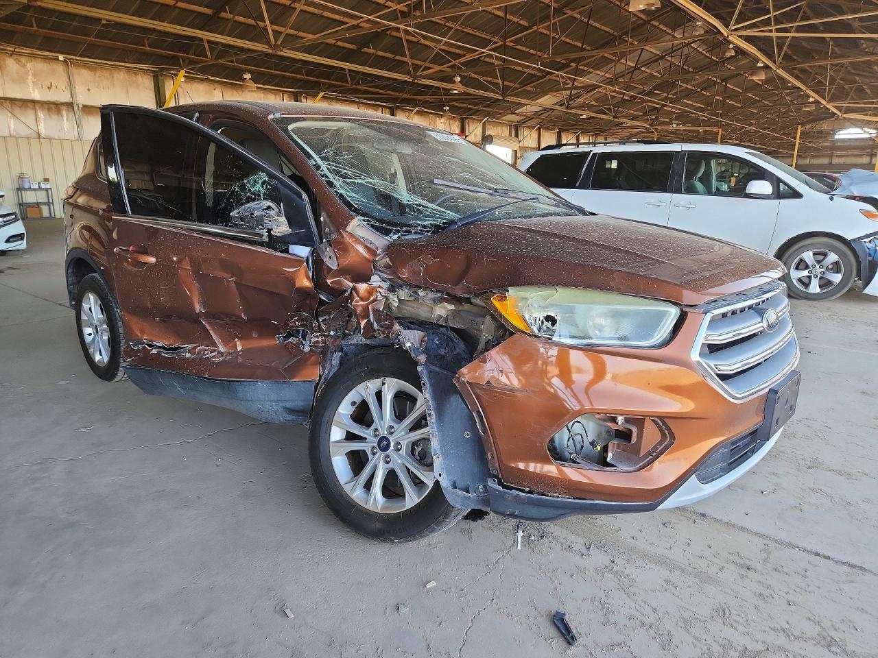 2017 Ford Escape Se Brown vin: 1FMCU9GDXHUD91933