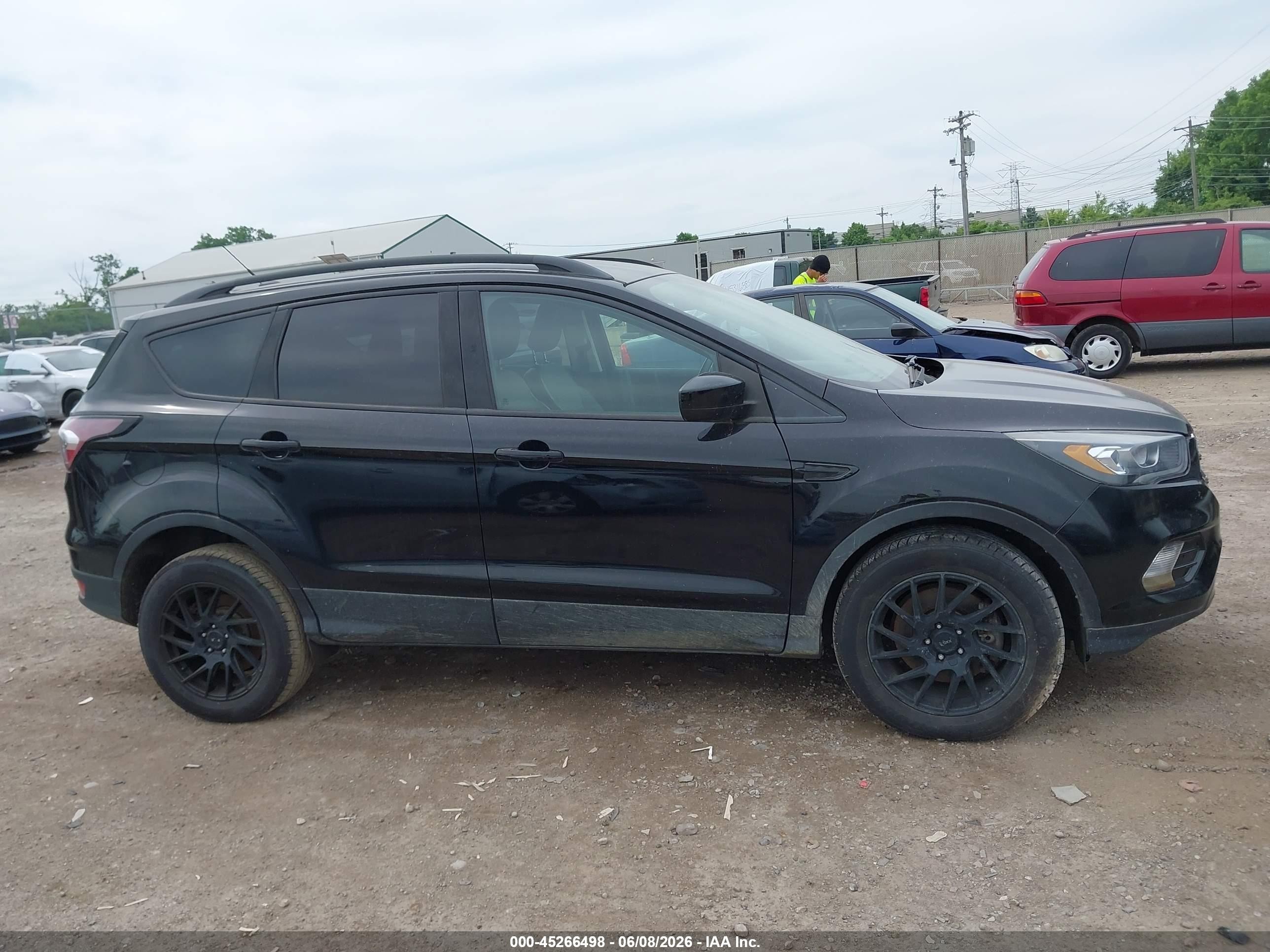 2018 Ford Escape Se Black vin: 1FMCU9GDXJUD17904