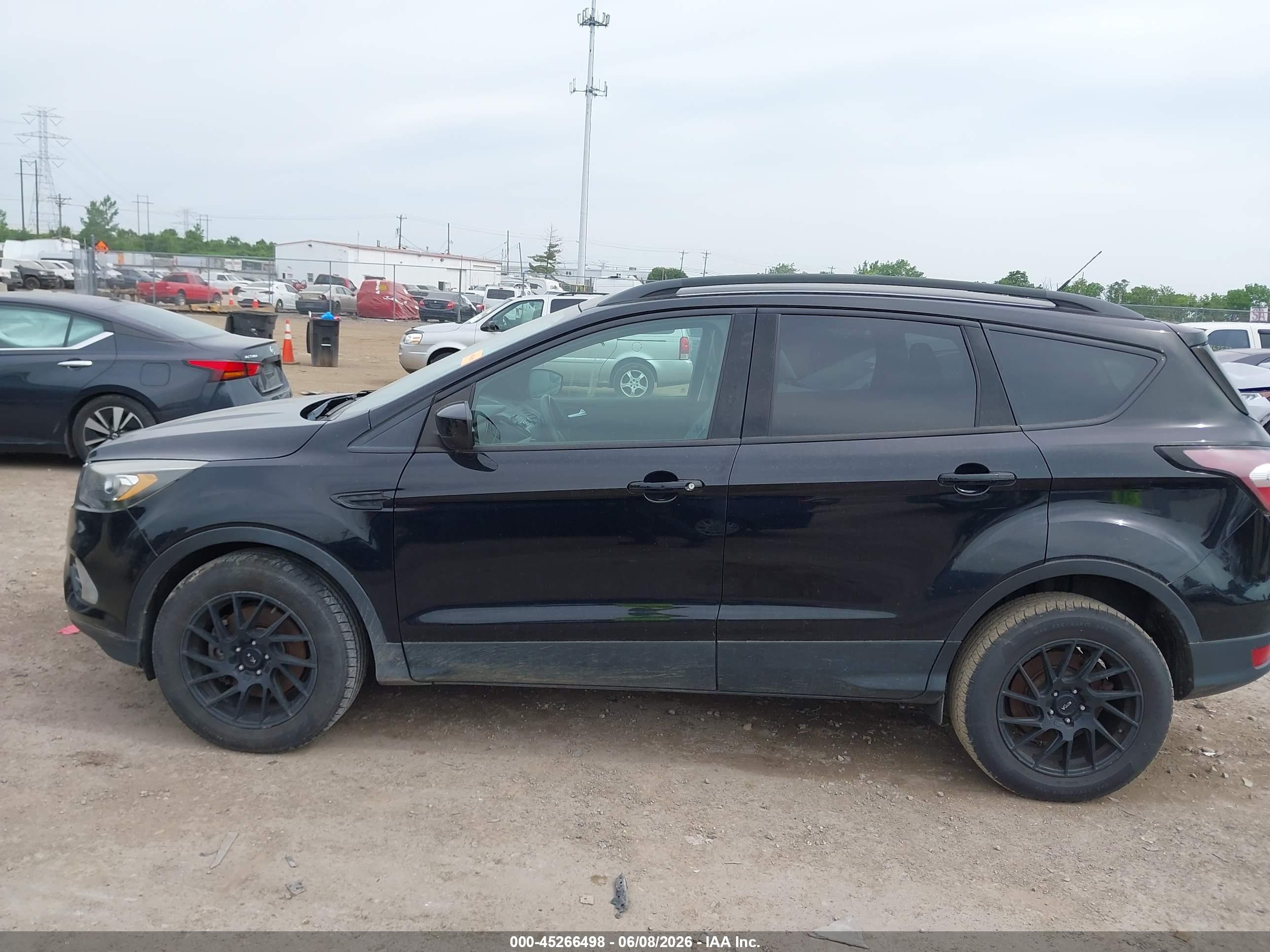 2018 Ford Escape Se Black vin: 1FMCU9GDXJUD17904