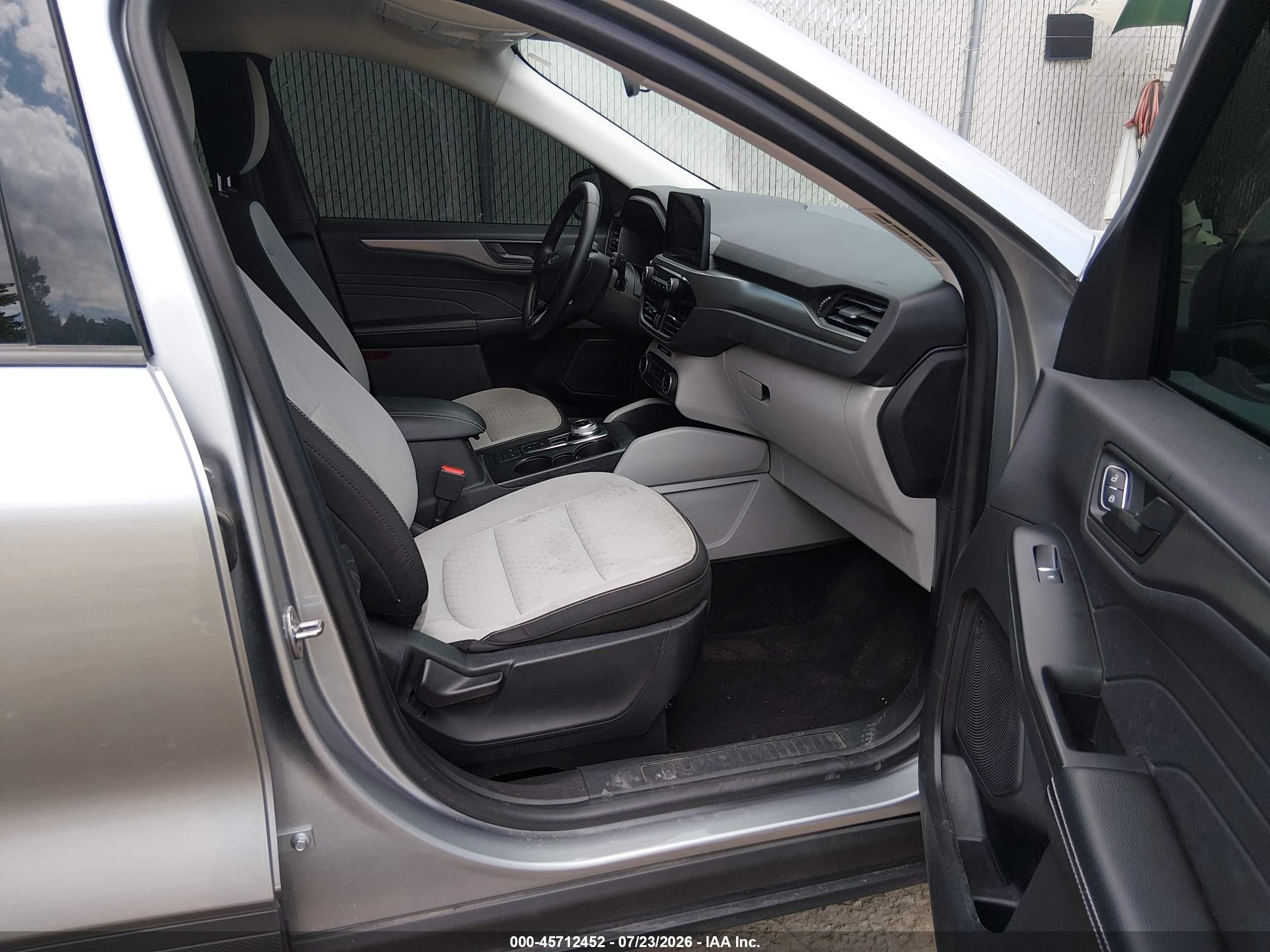 2024 Ford Escape Active Silver vin: 1FMCU9GN1RUA12280