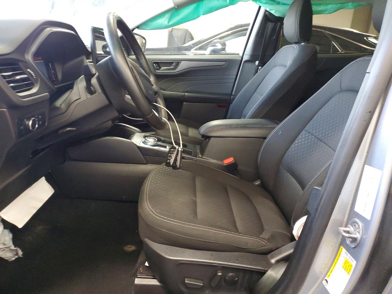 2024 Ford Escape Active Серебряный vin: 1FMCU9GN3RUB06323