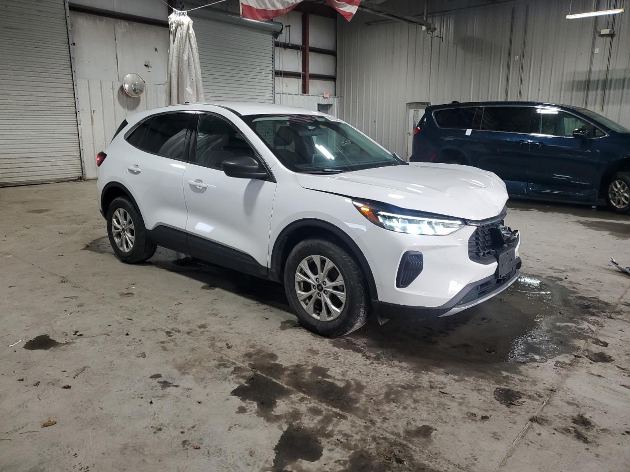 2023 Ford Escape Active White vin: 1FMCU9GN4PUB31518