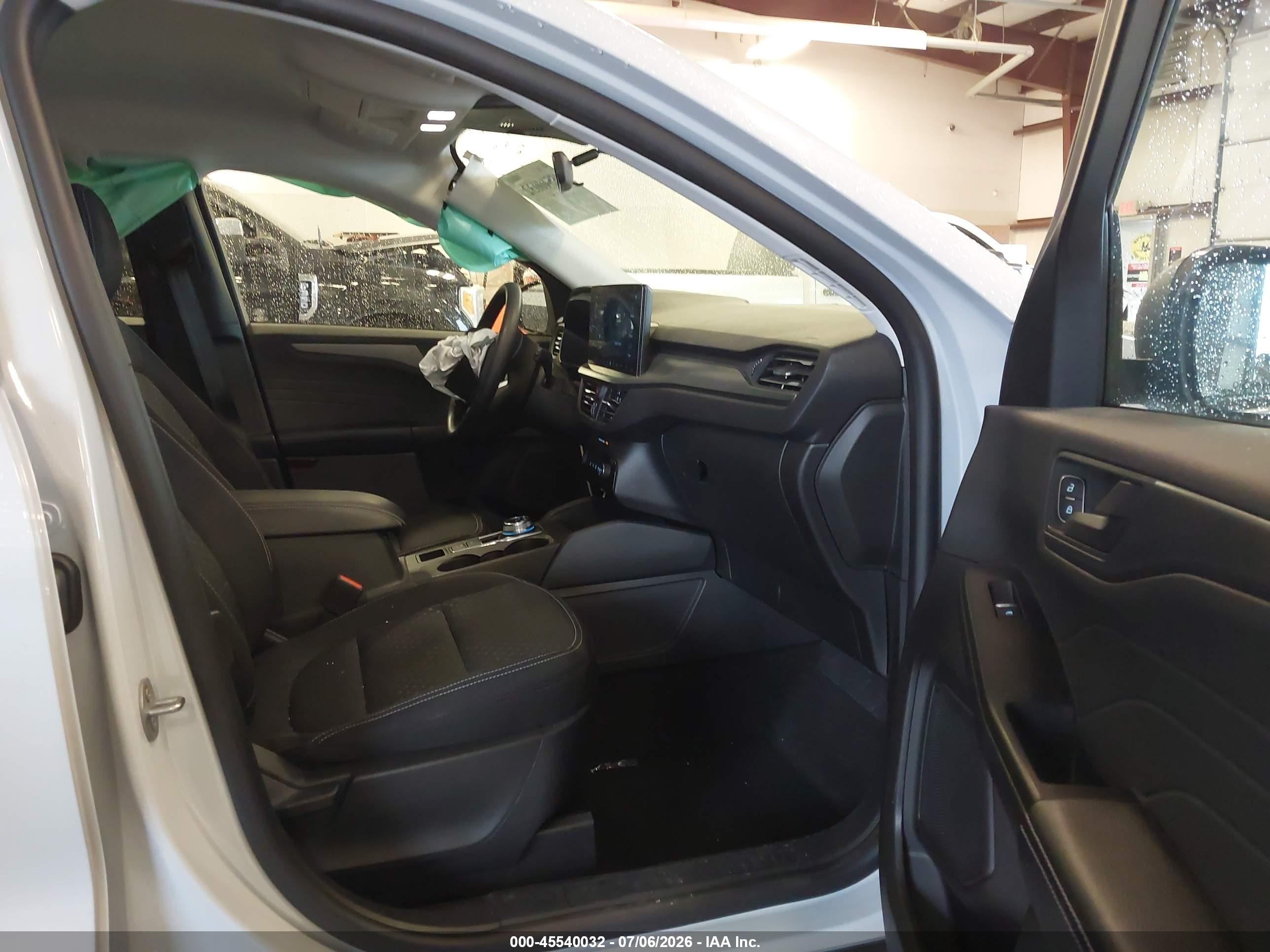 2025 Ford Escape Active White vin: 1FMCU9GN7SUB63579