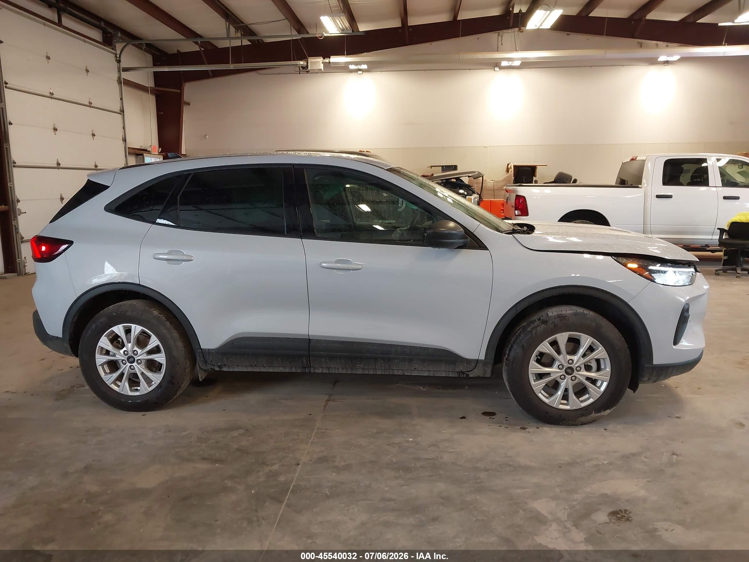 2025 Ford Escape Active White vin: 1FMCU9GN7SUB63579