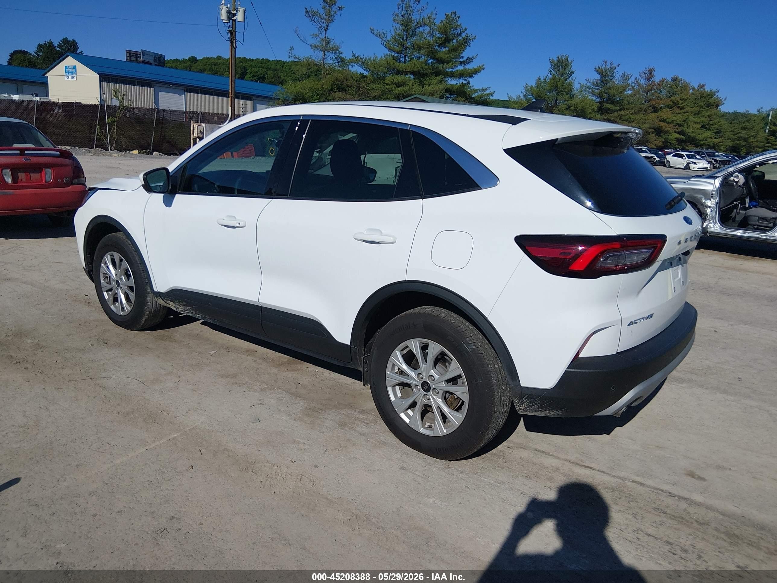 2023 Ford Escape Active Белый vin: 1FMCU9GN8PUA78208