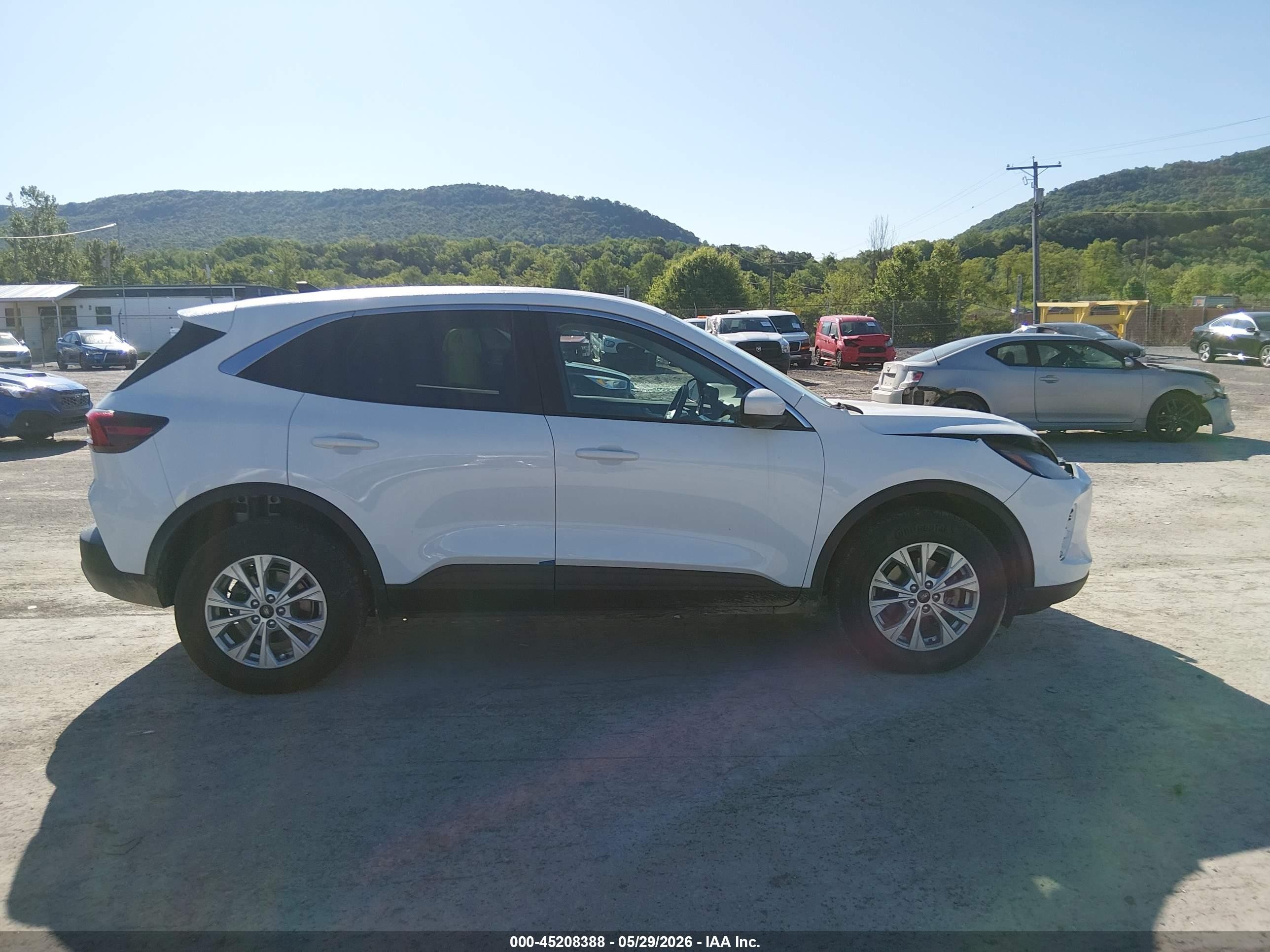 2023 Ford Escape Active Белый vin: 1FMCU9GN8PUA78208