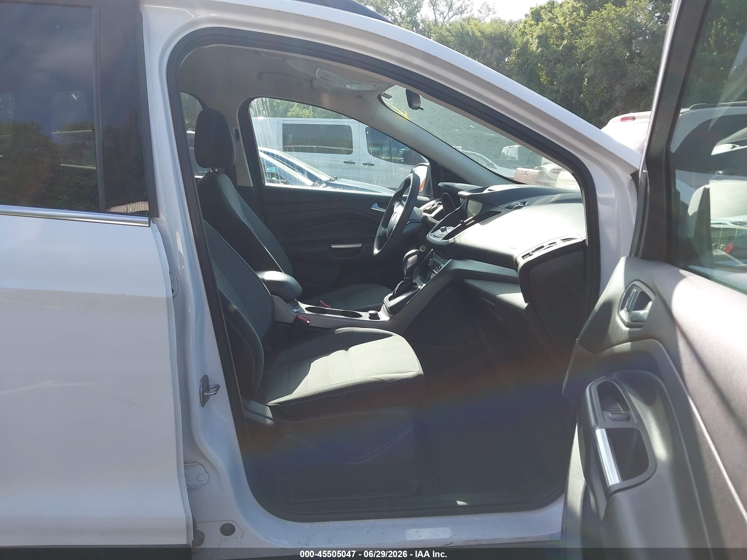 2014 Ford Escape Se Белый vin: 1FMCU9GX0EUA29650