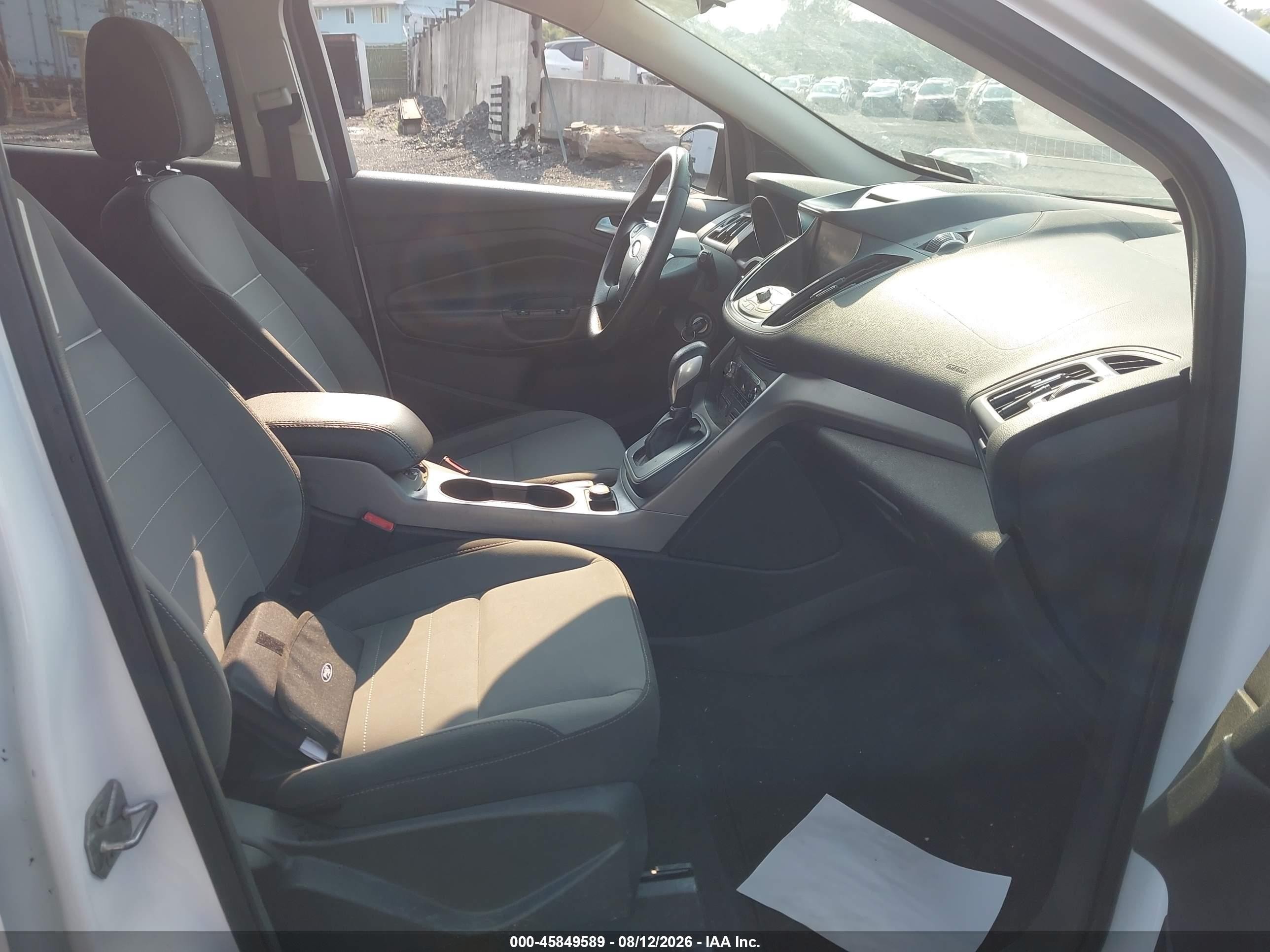 2014 Ford Escape Se Белый vin: 1FMCU9GX0EUB37640
