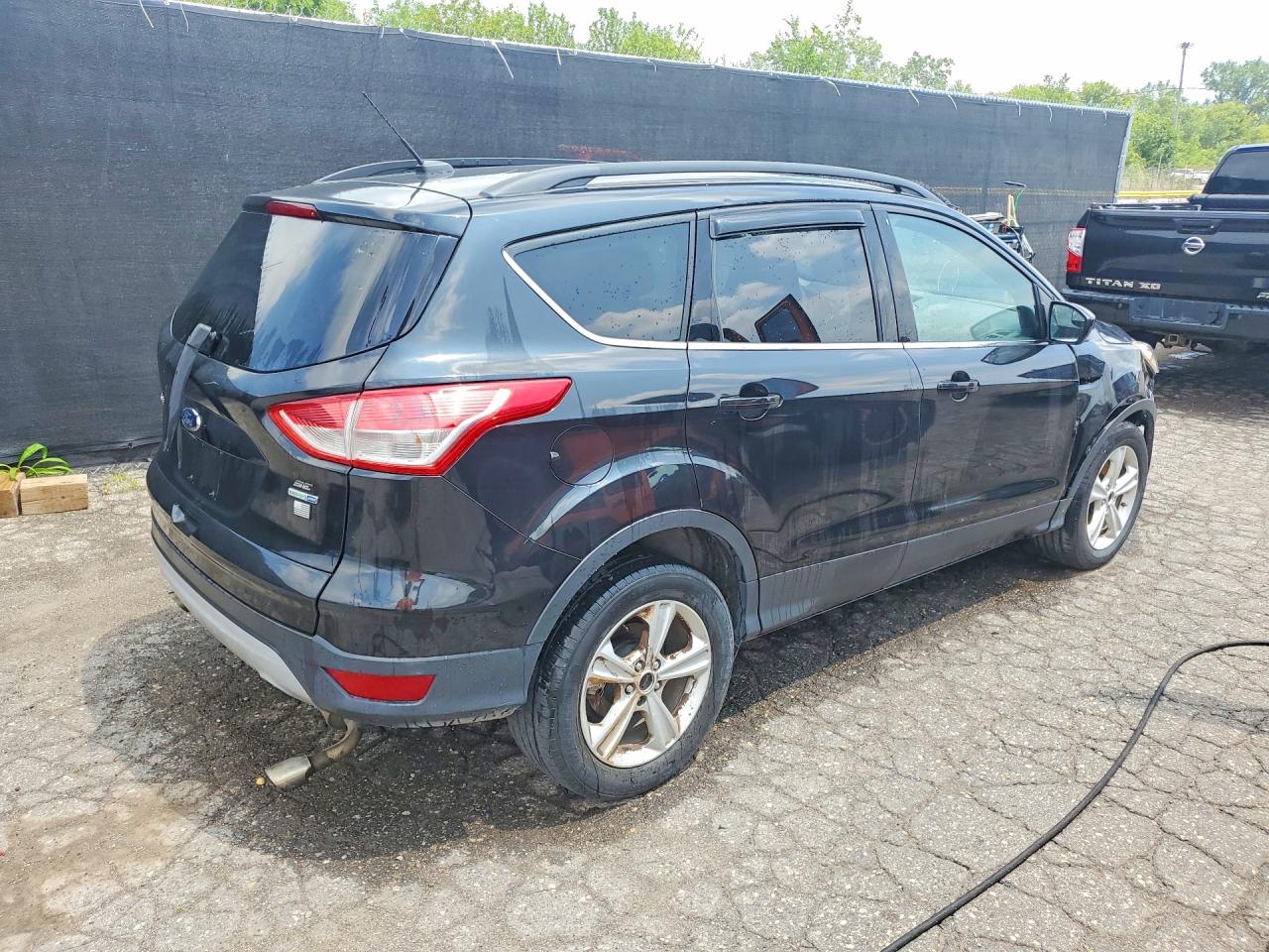 2015 Ford Escape Se Черный vin: 1FMCU9GX0FUA12882
