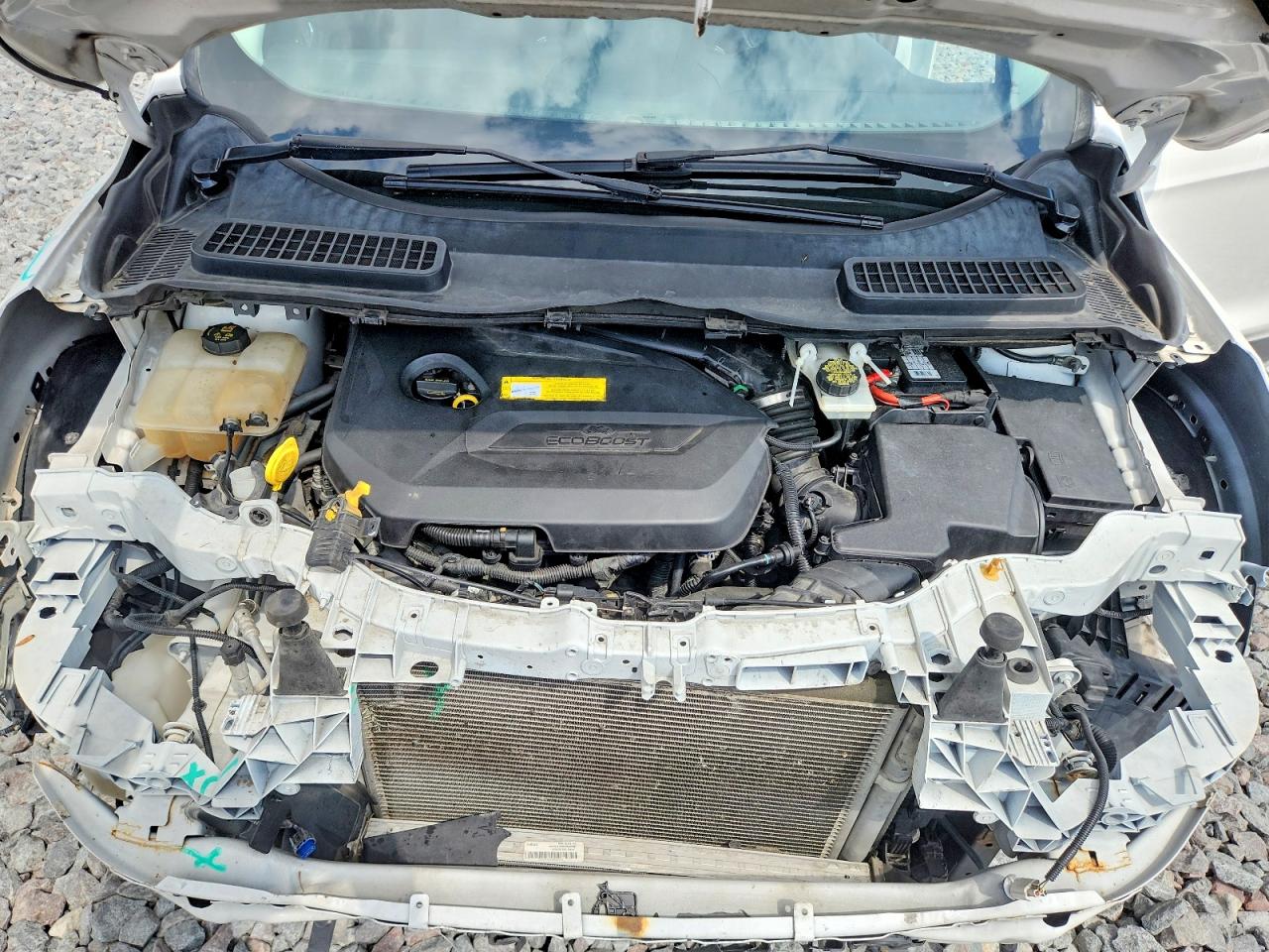 2015 Ford Escape Se Белый vin: 1FMCU9GX0FUB35114