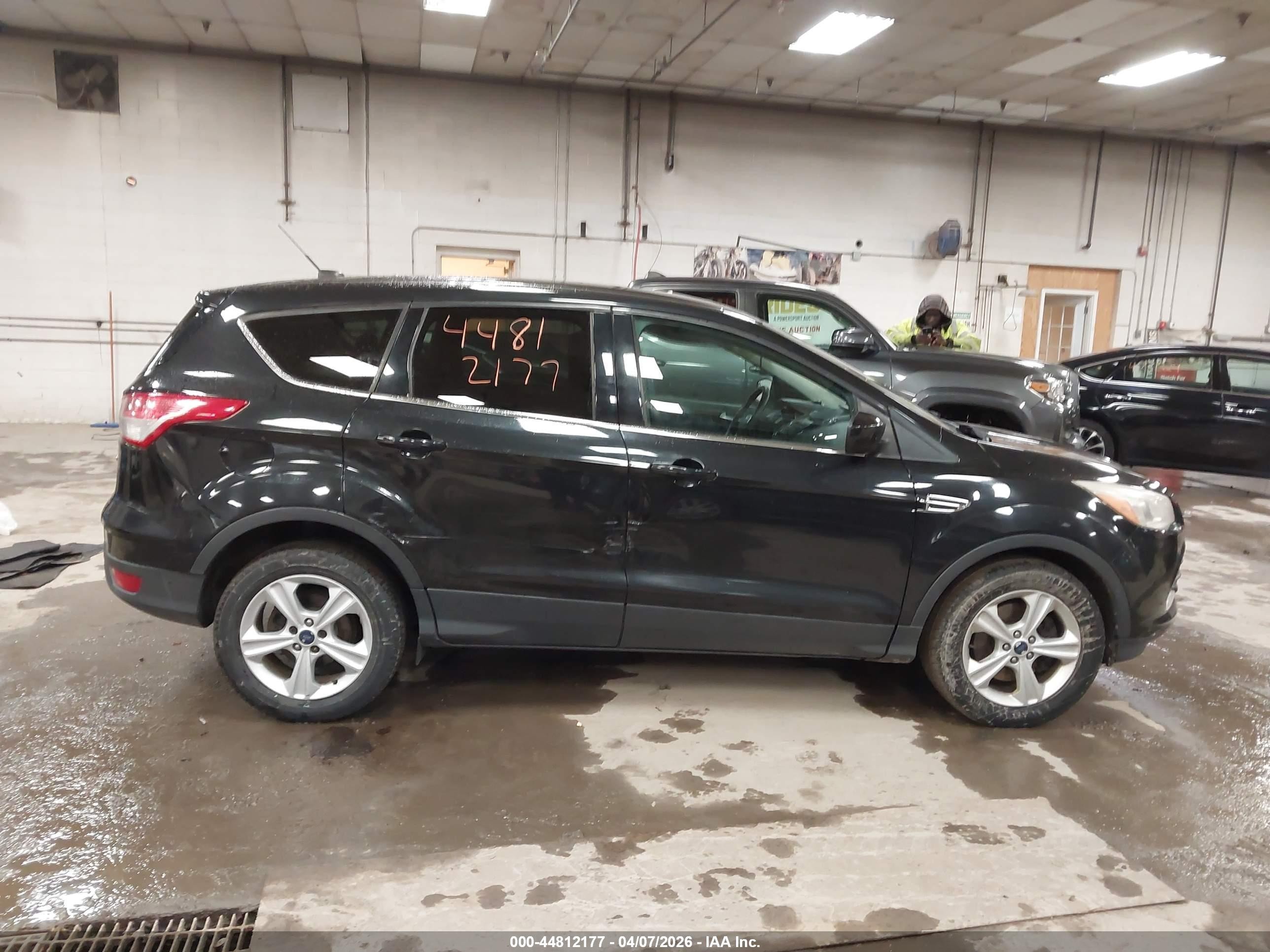 2015 Ford Escape Se Черный vin: 1FMCU9GX0FUB74267