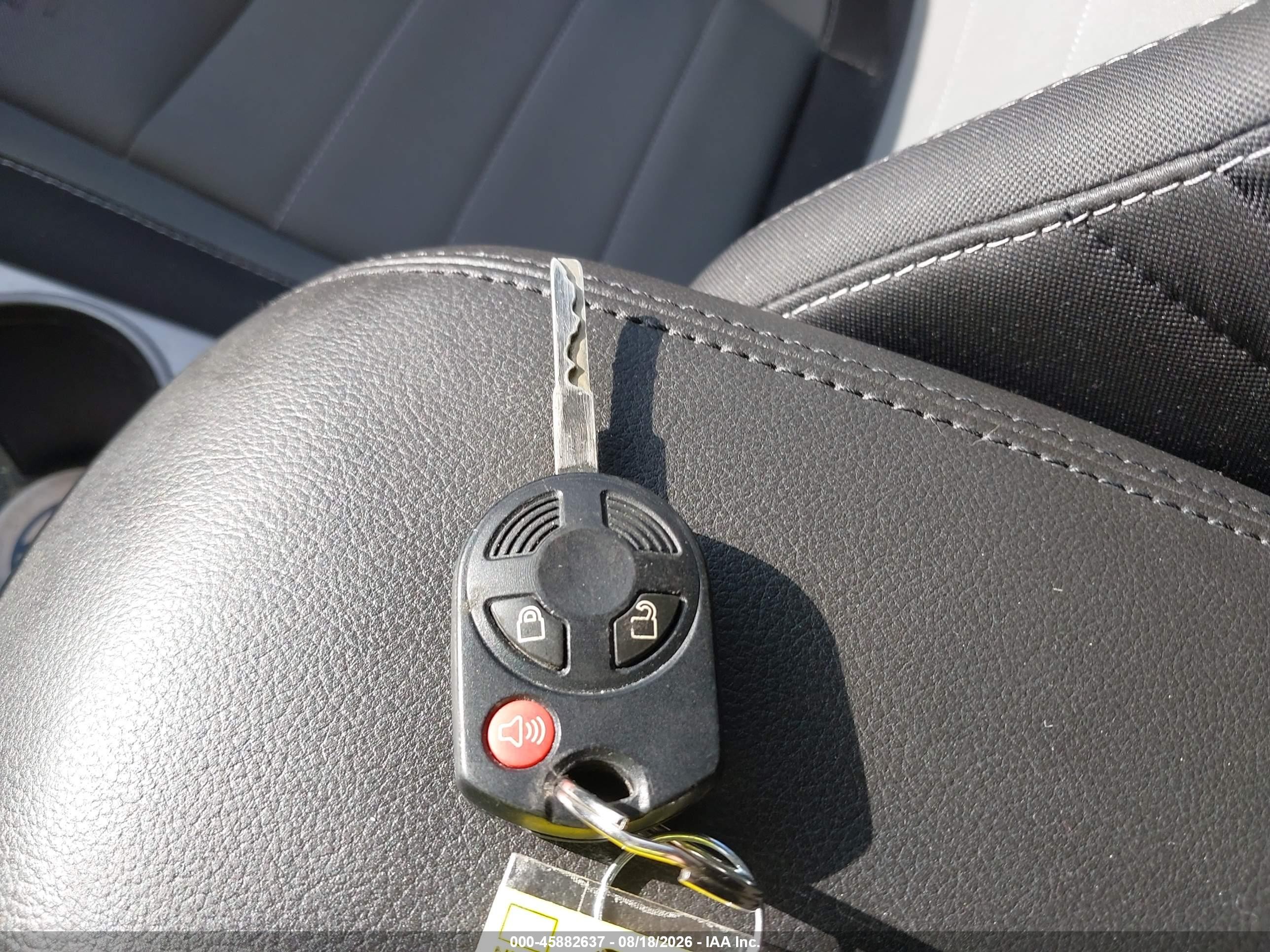 2015 Ford Escape Se Черный vin: 1FMCU9GX0FUC30904