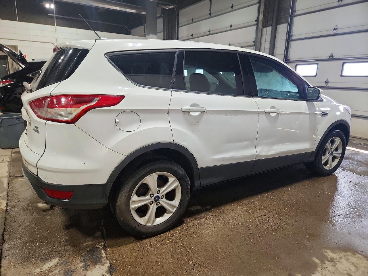2015 Ford Escape Se Белый vin: 1FMCU9GX0FUC36220