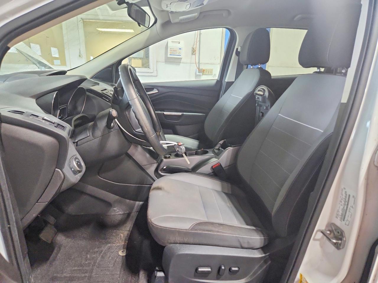 2015 Ford Escape Se Белый vin: 1FMCU9GX0FUC36220