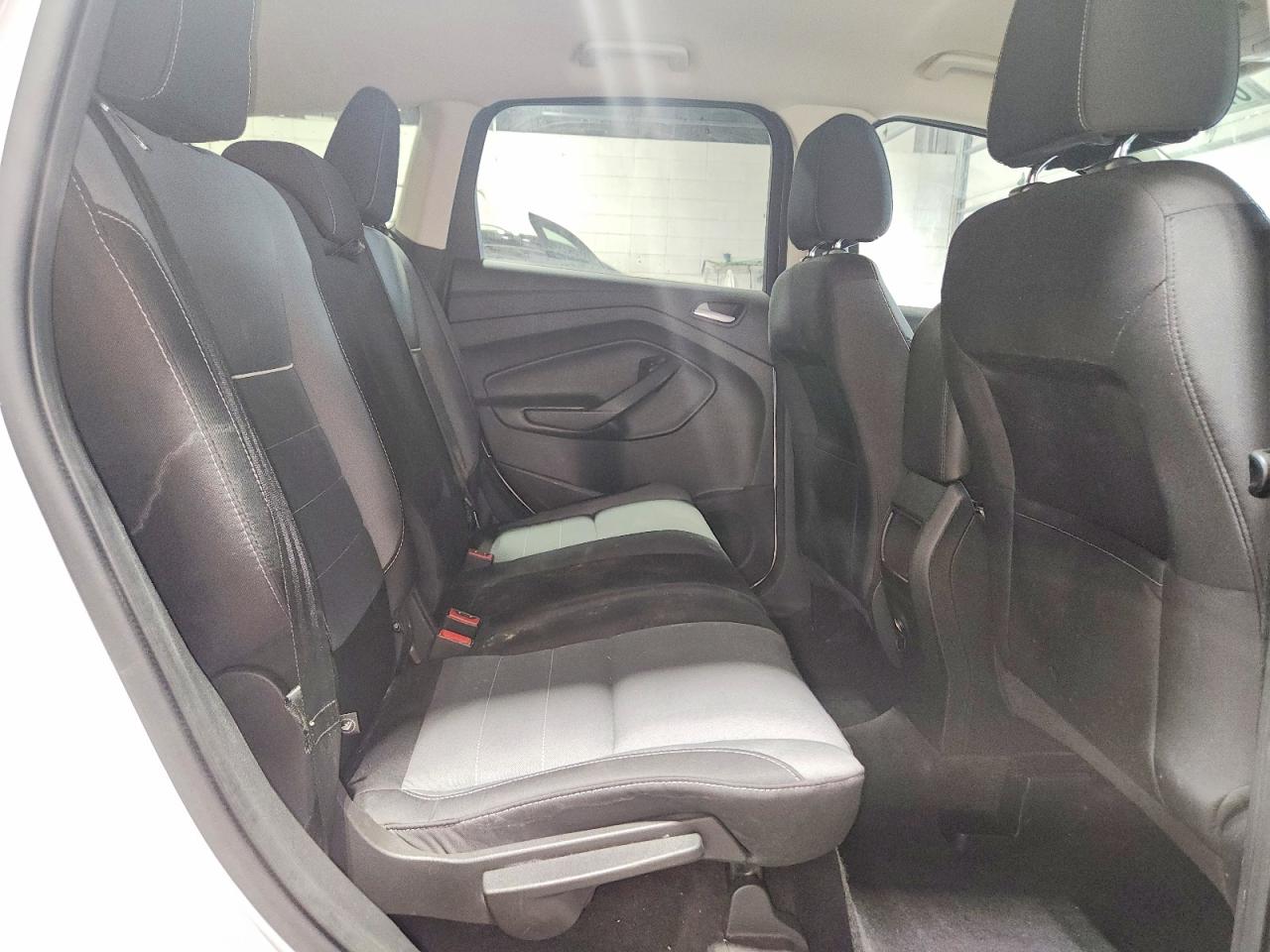 2015 Ford Escape Se Белый vin: 1FMCU9GX0FUC36220