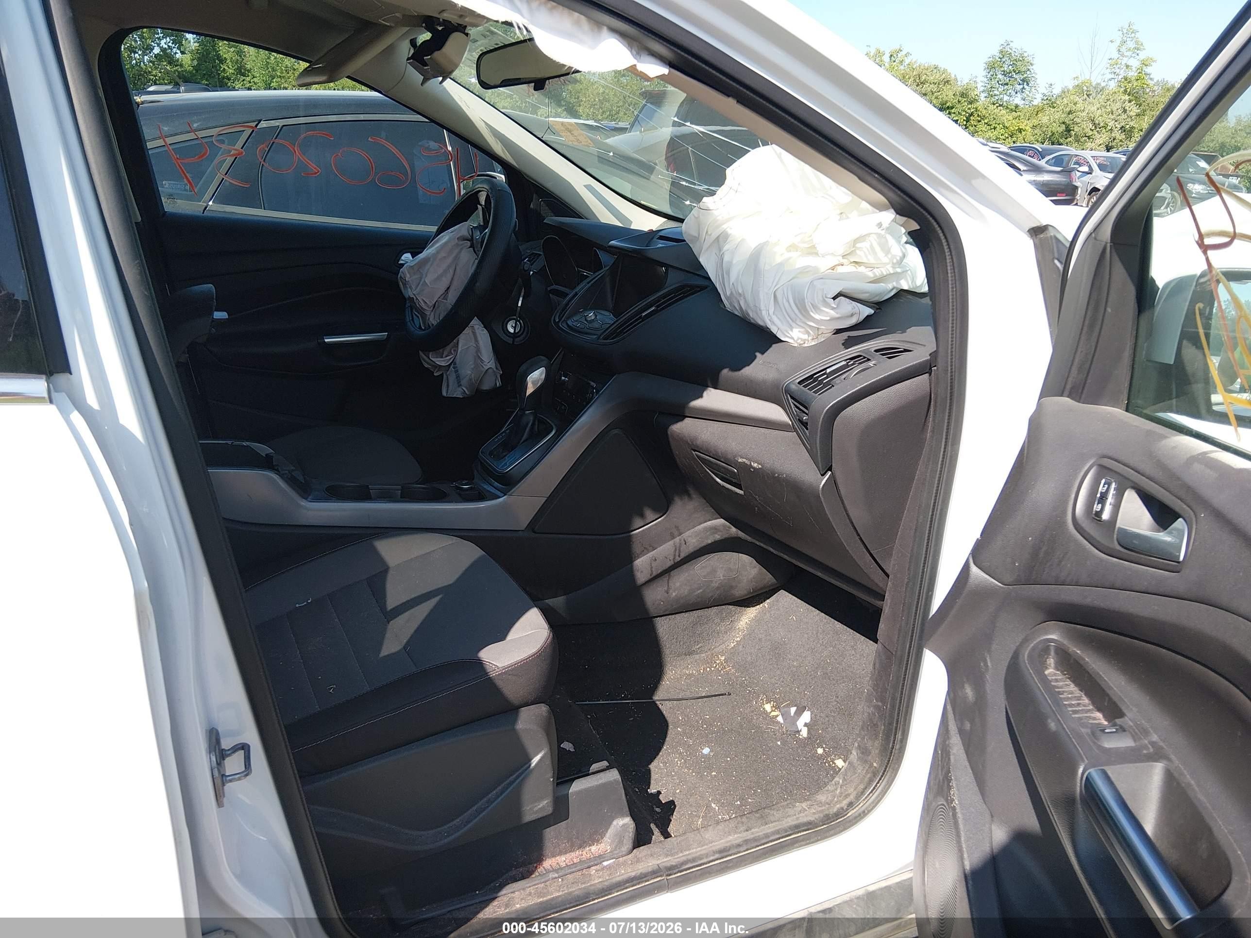 2013 Ford Escape Se Белый vin: 1FMCU9GX1DUB59368