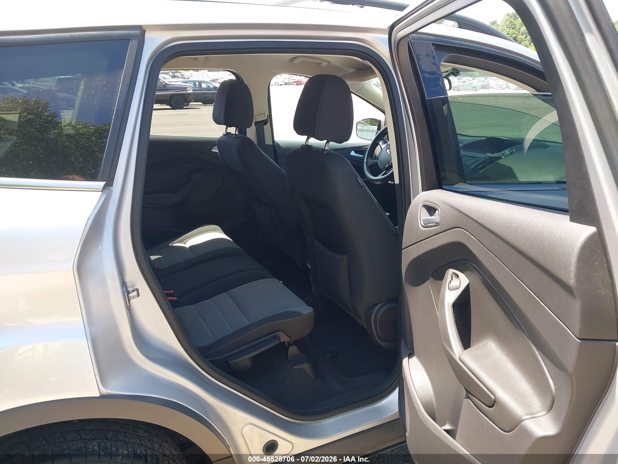 2013 Ford Escape Se Серебряный vin: 1FMCU9GX1DUC48485