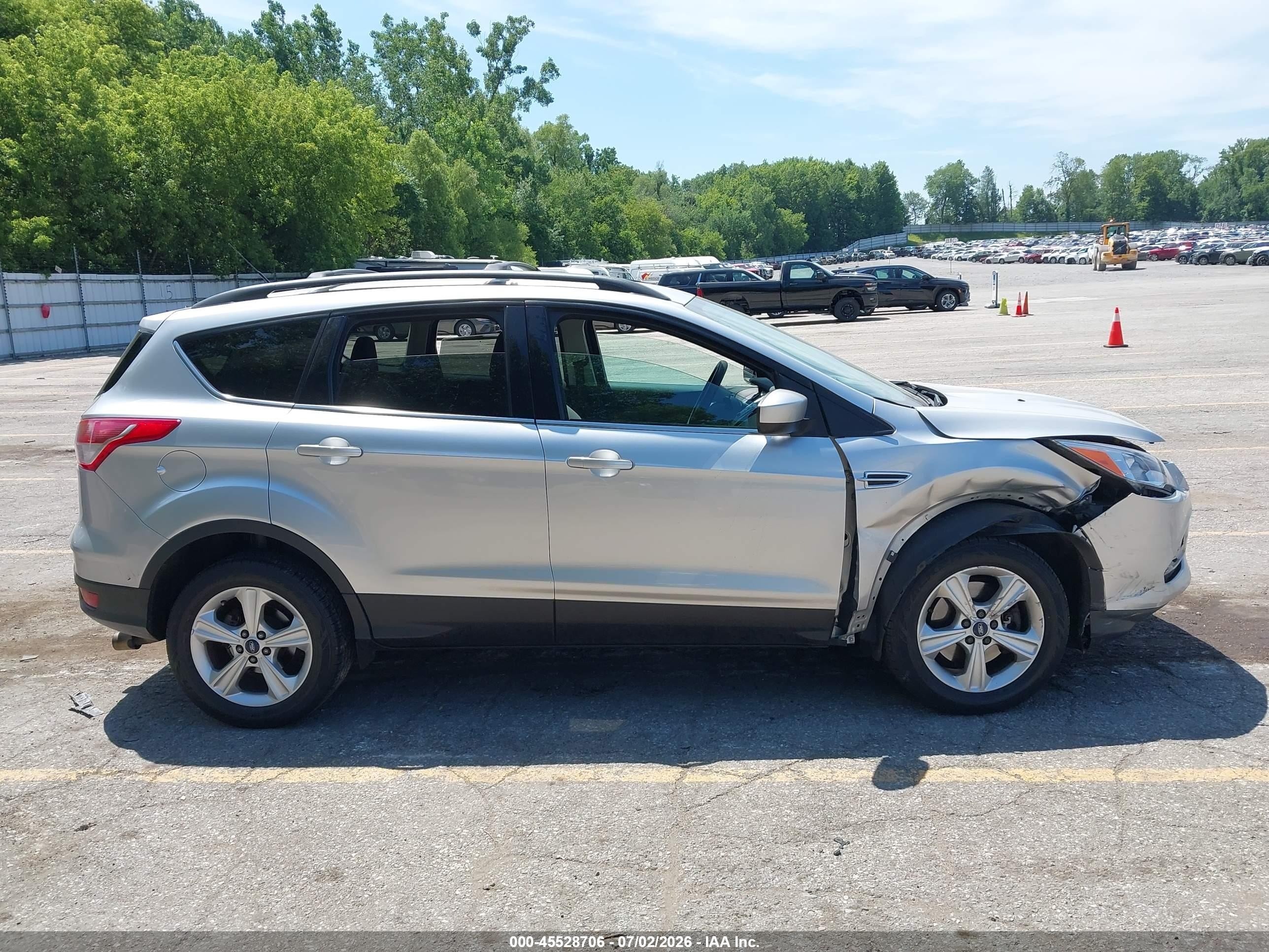 2013 Ford Escape Se Серебряный vin: 1FMCU9GX1DUC48485