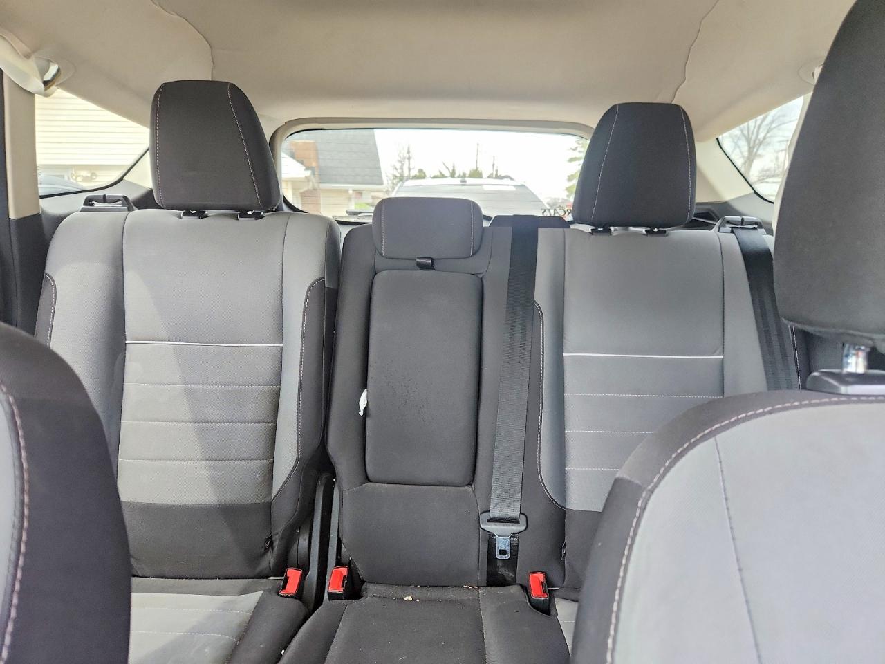 2015 Ford Escape White vin: 1FMCU9GX1FUB17592
