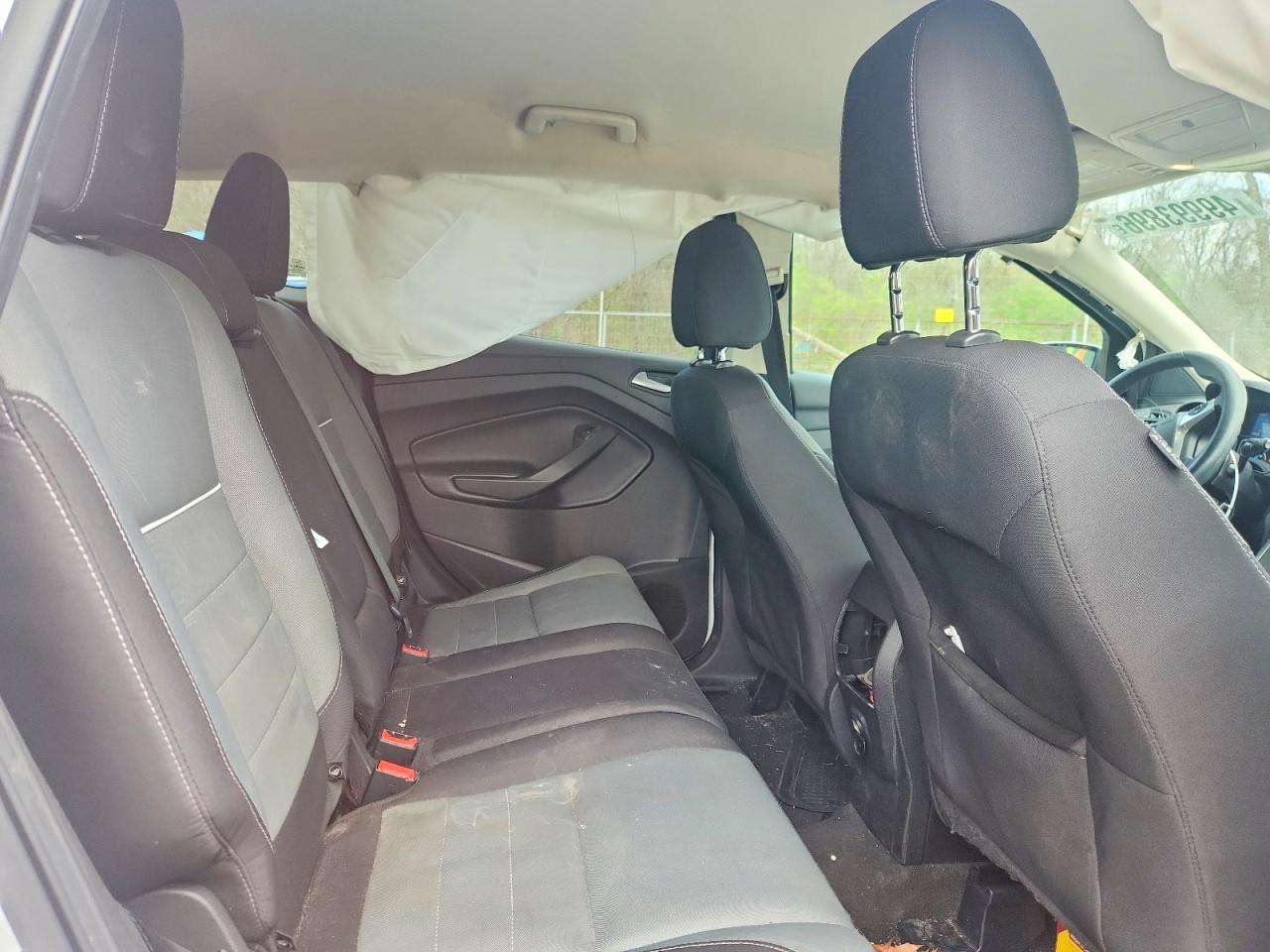 2015 Ford Escape White vin: 1FMCU9GX1FUB17592
