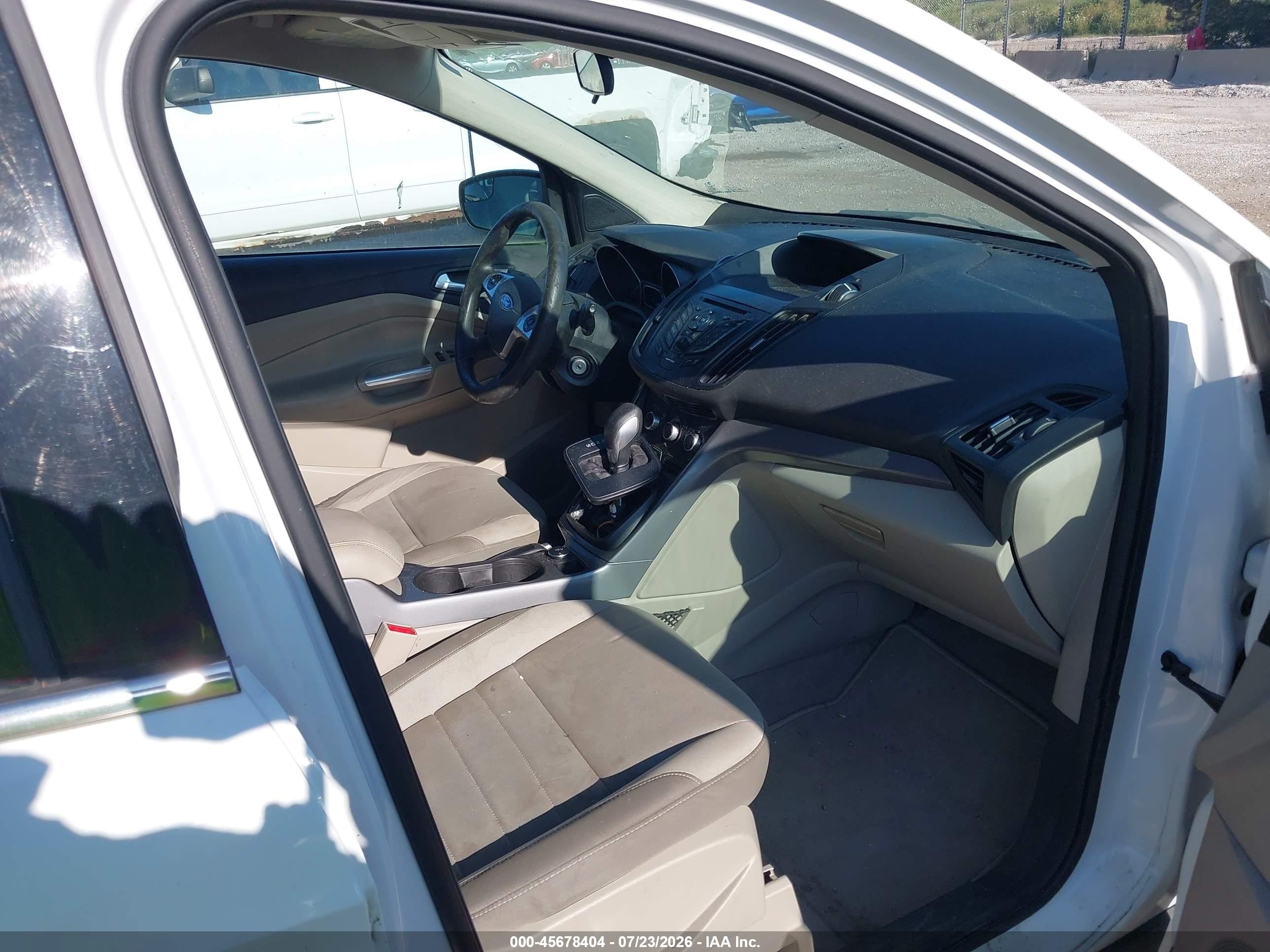 2015 Ford Escape Se White vin: 1FMCU9GX1FUB87447