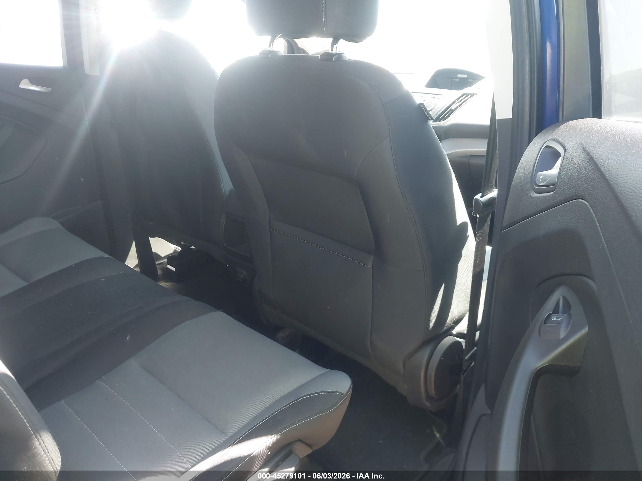 2015 Ford Escape Se Синий vin: 1FMCU9GX1FUC75964
