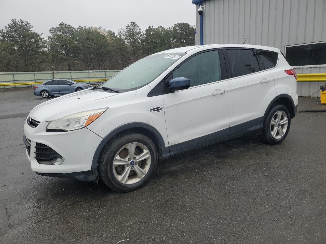 2013 Ford Escape Se White vin: 1FMCU9GX2DUD71874 Damage: Left Front Door, Dent(S) W/ Paint Dmg, 8 To 9 Inches