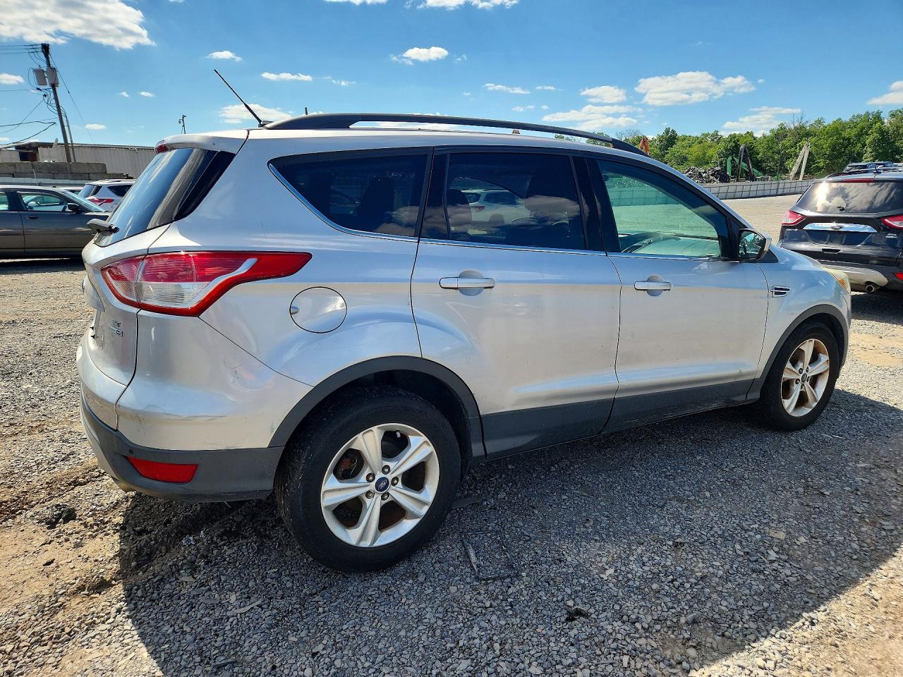 2015 Ford Escape Se Серебряный vin: 1FMCU9GX2FUA72789