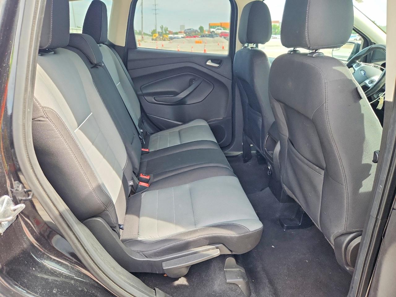 2015 Ford Escape Se Черный vin: 1FMCU9GX2FUA97885
