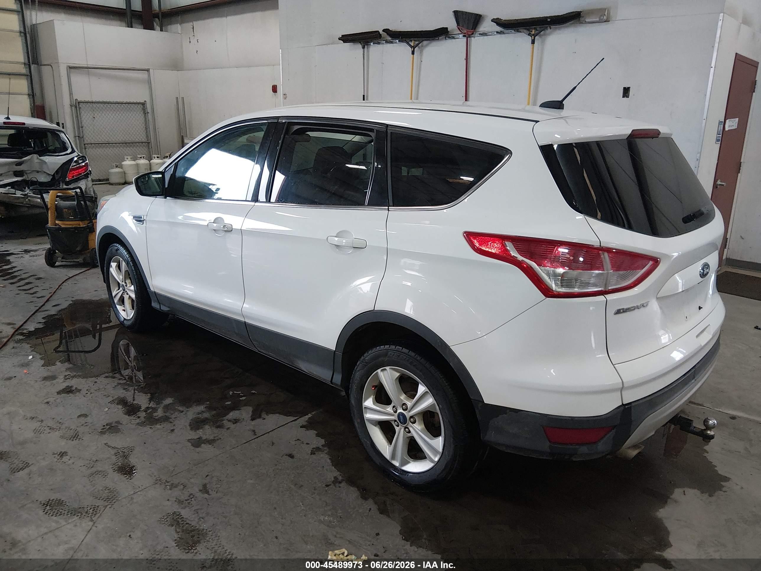 2015 Ford Escape Se White vin: 1FMCU9GX2FUB50326