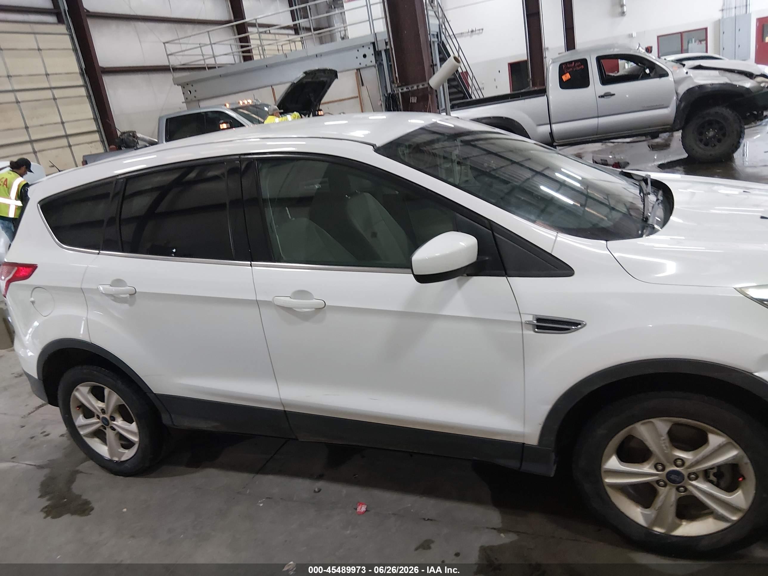 2015 Ford Escape Se White vin: 1FMCU9GX2FUB50326
