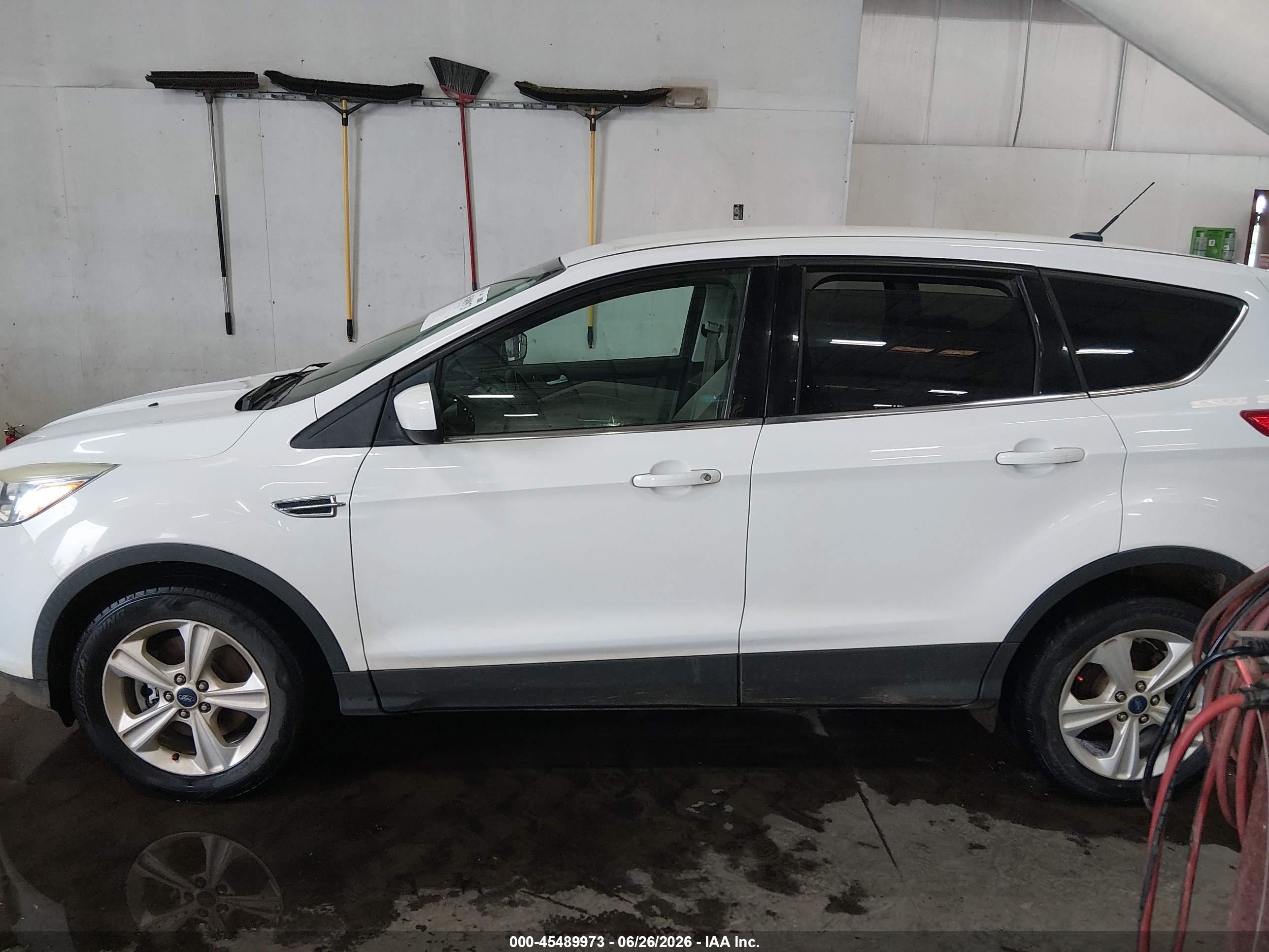 2015 Ford Escape Se White vin: 1FMCU9GX2FUB50326