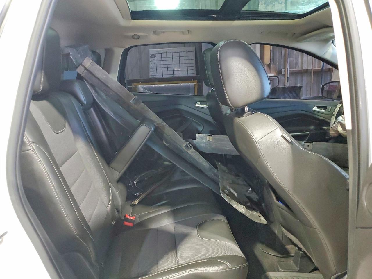 2015 Ford Escape Se White vin: 1FMCU9GX2FUB63836