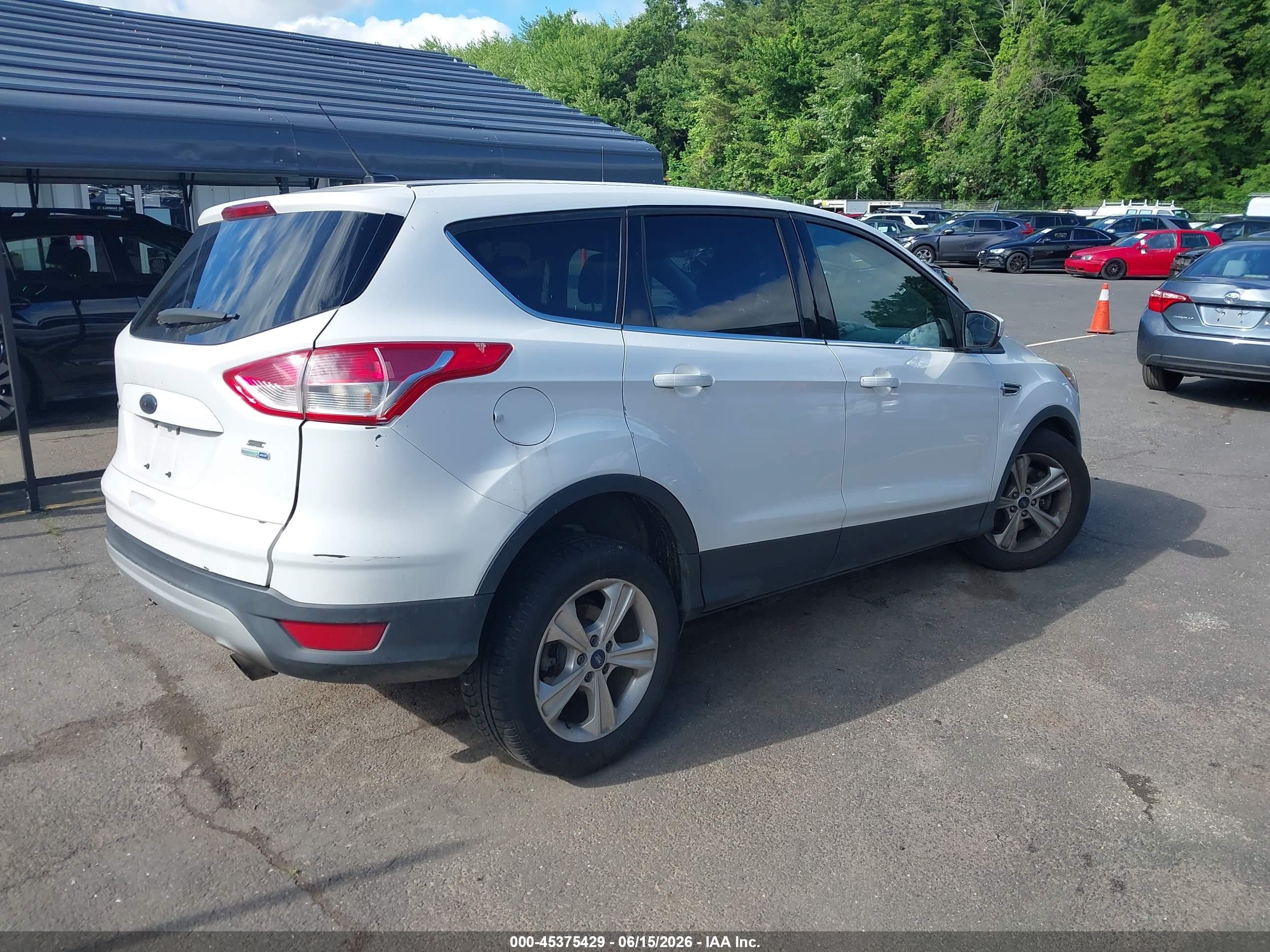 2015 Ford Escape Se White vin: 1FMCU9GX2FUC65606