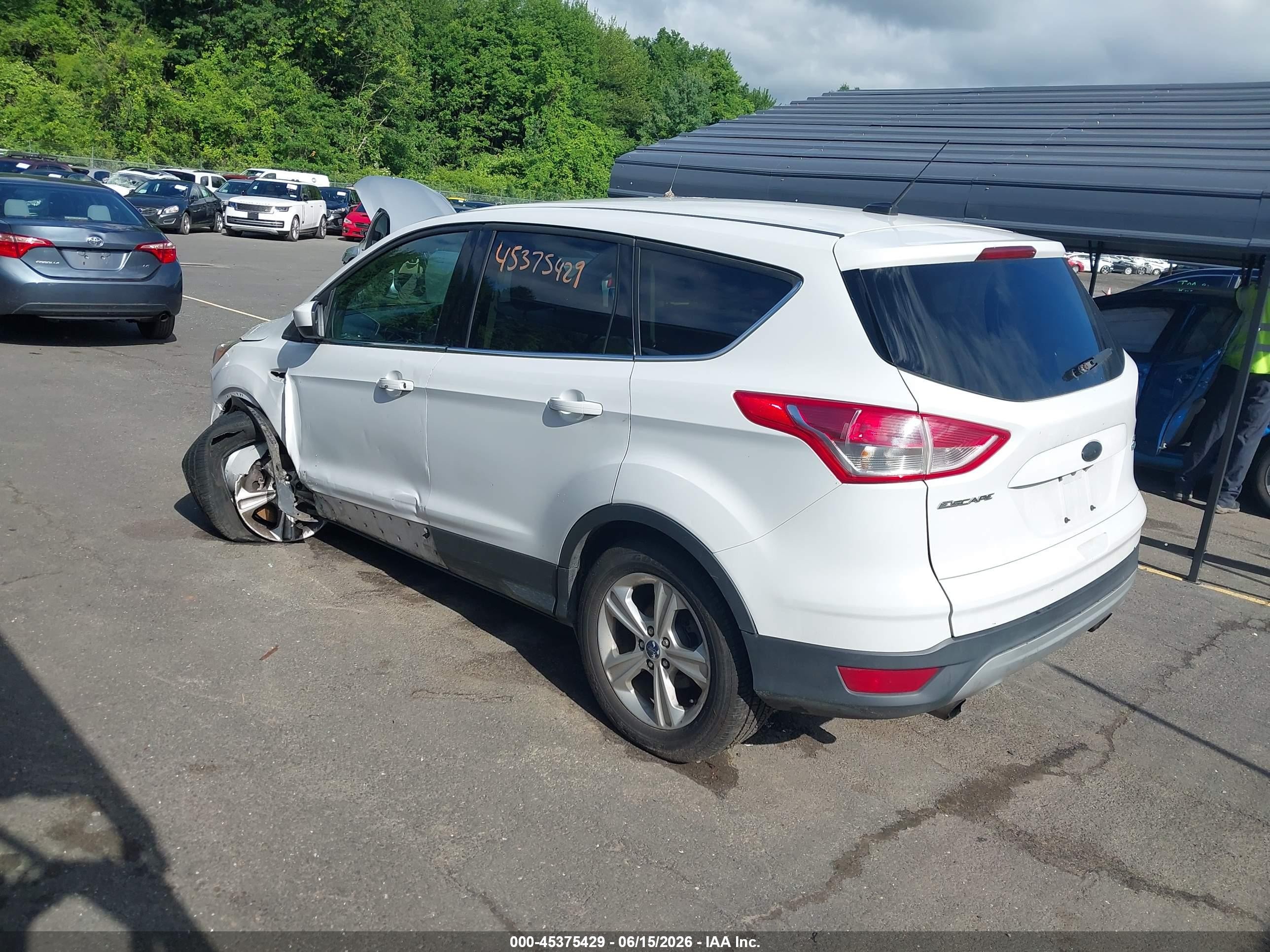2015 Ford Escape Se White vin: 1FMCU9GX2FUC65606