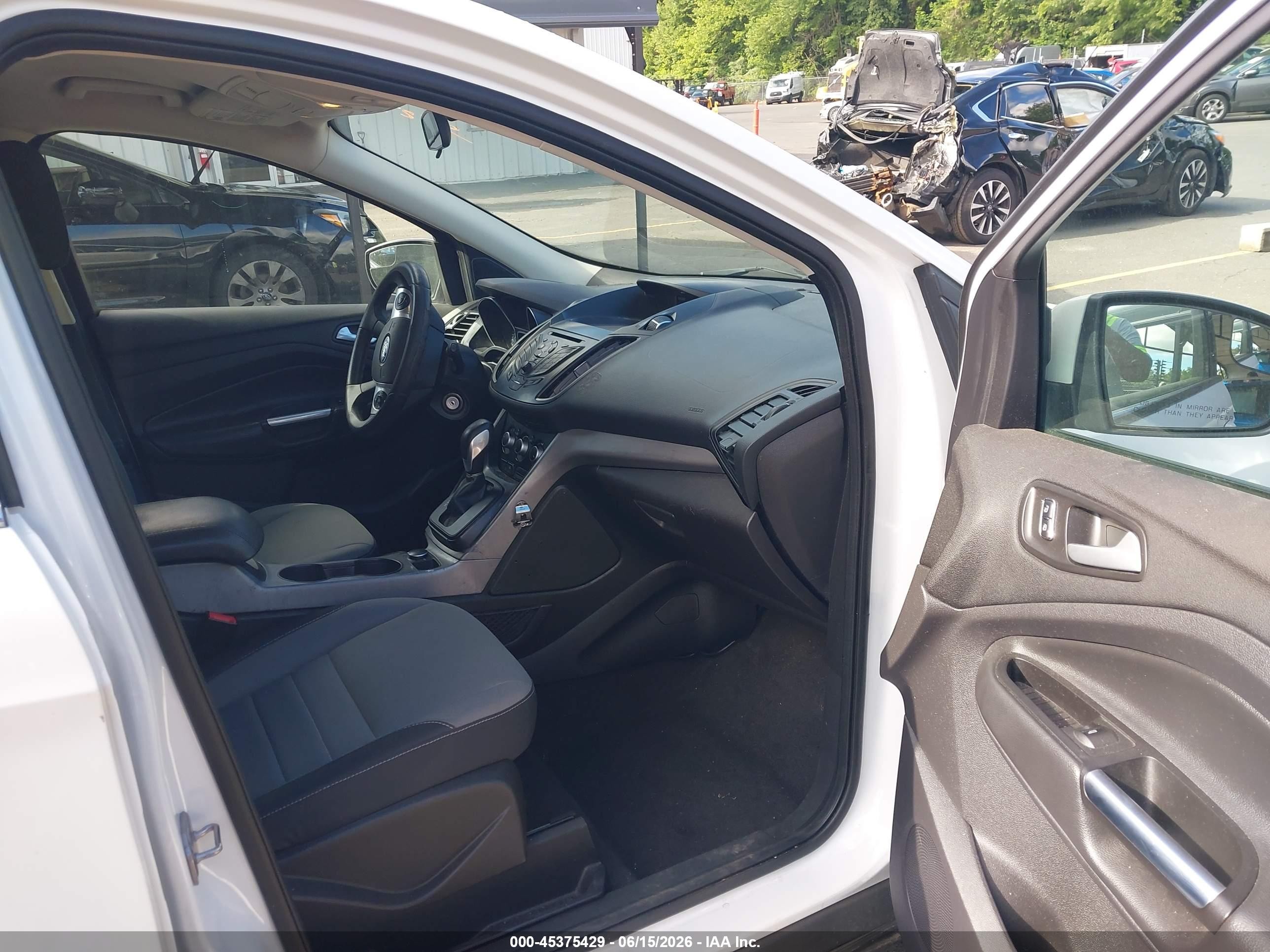 2015 Ford Escape Se White vin: 1FMCU9GX2FUC65606