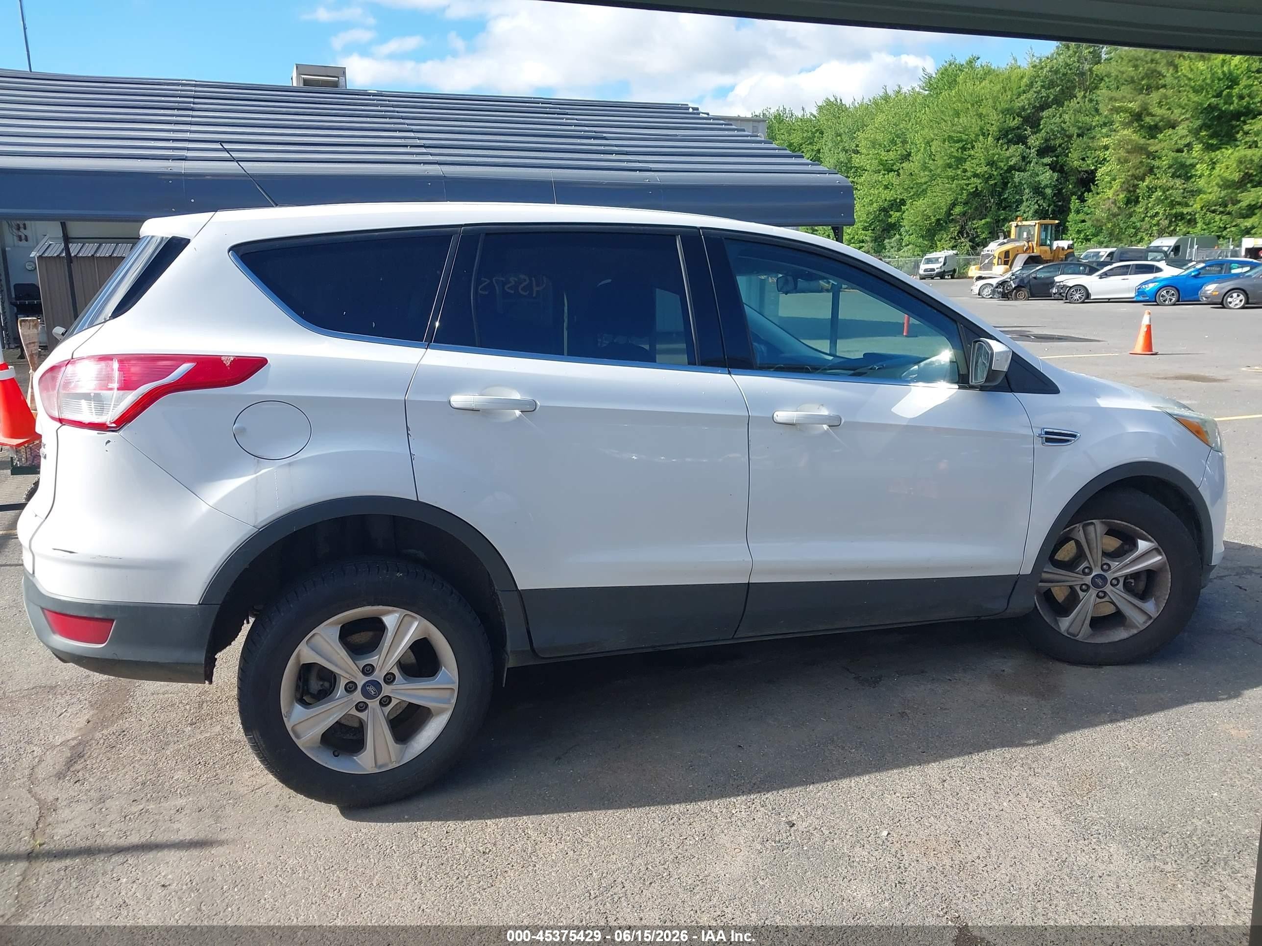 2015 Ford Escape Se White vin: 1FMCU9GX2FUC65606