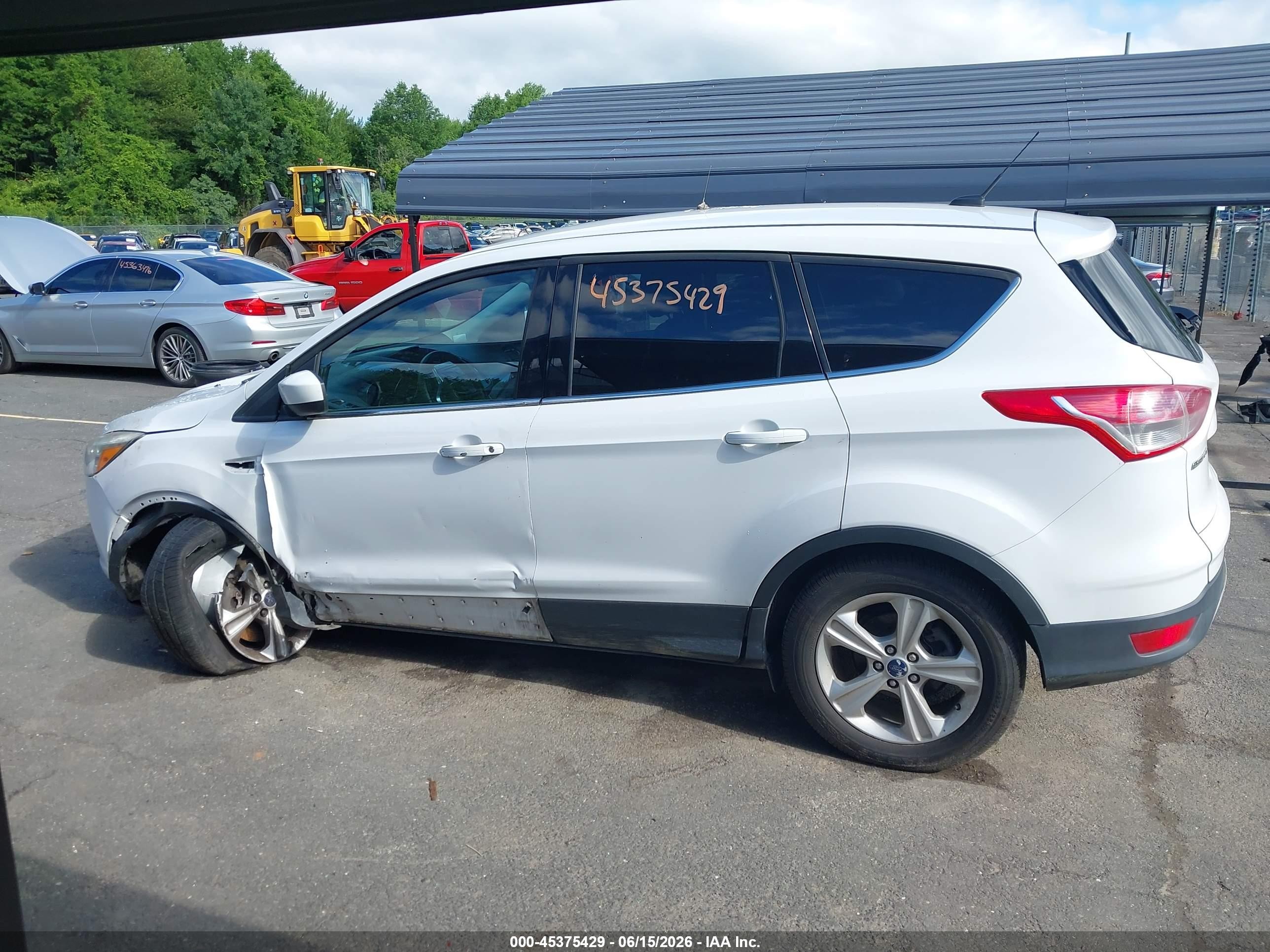 2015 Ford Escape Se White vin: 1FMCU9GX2FUC65606