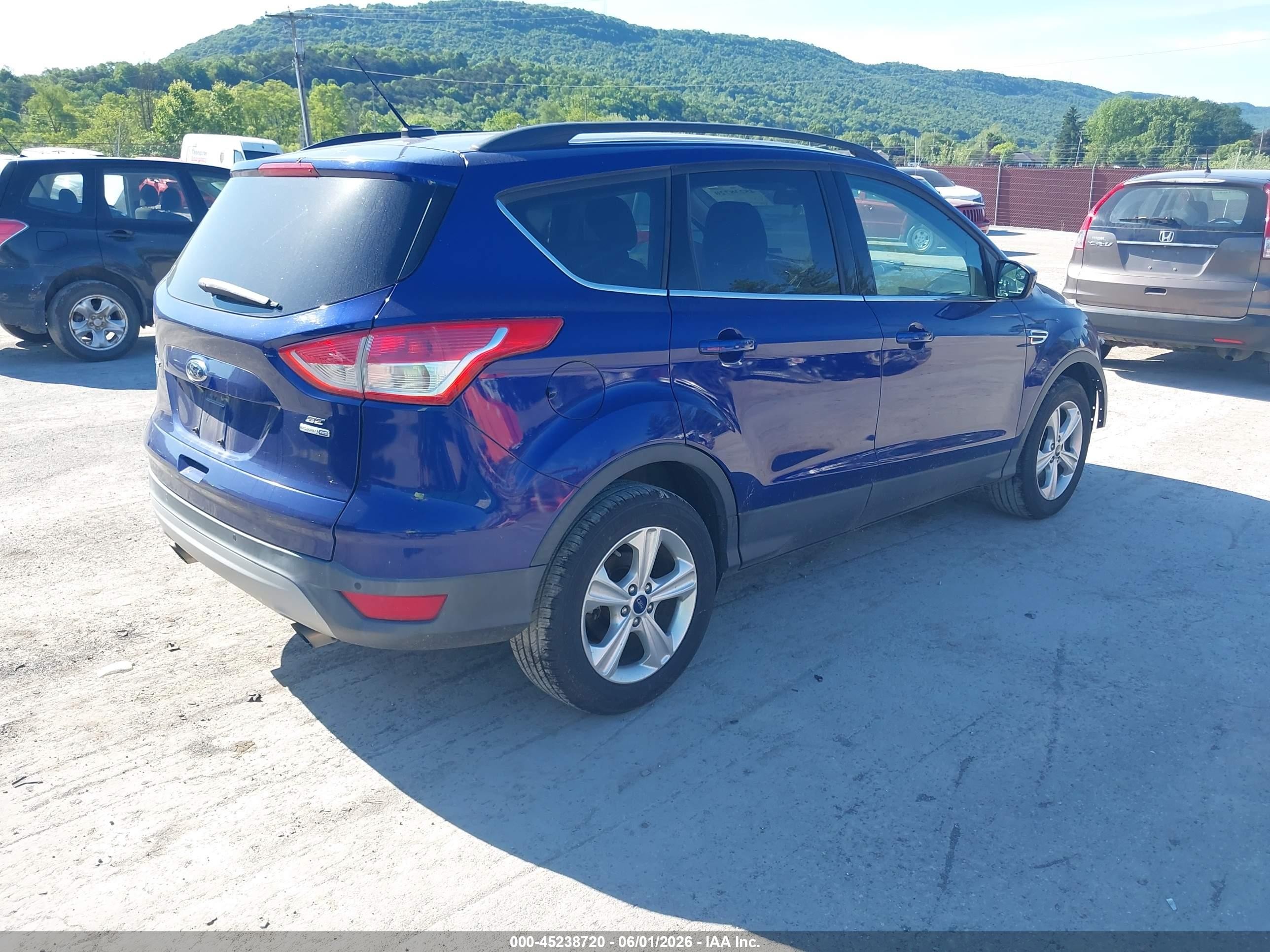 2016 Ford Escape Se Синий vin: 1FMCU9GX2GUC29903