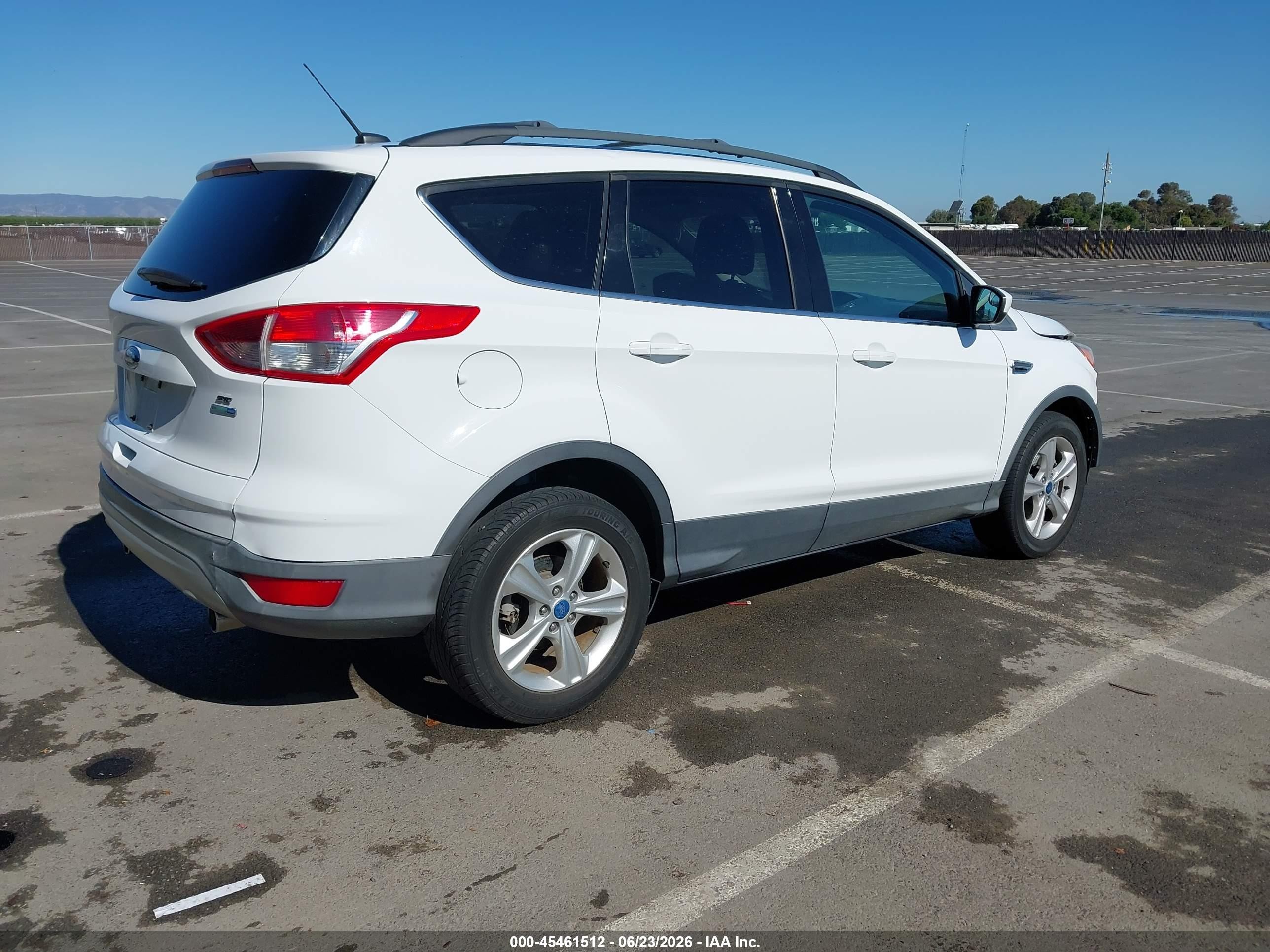 2013 Ford Escape Se Белый vin: 1FMCU9GX3DUC70780