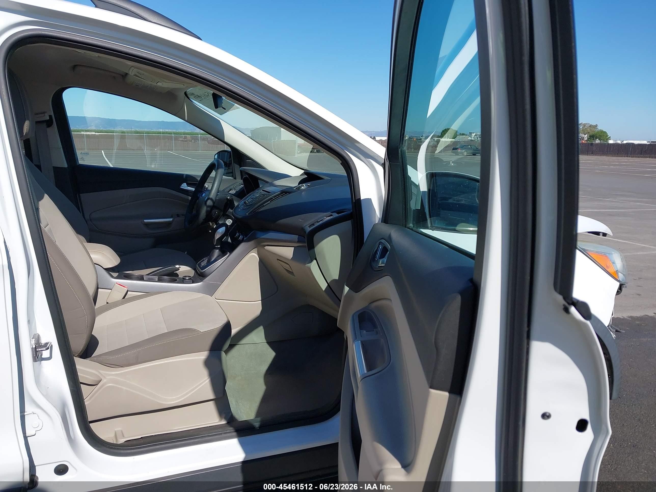 2013 Ford Escape Se Белый vin: 1FMCU9GX3DUC70780