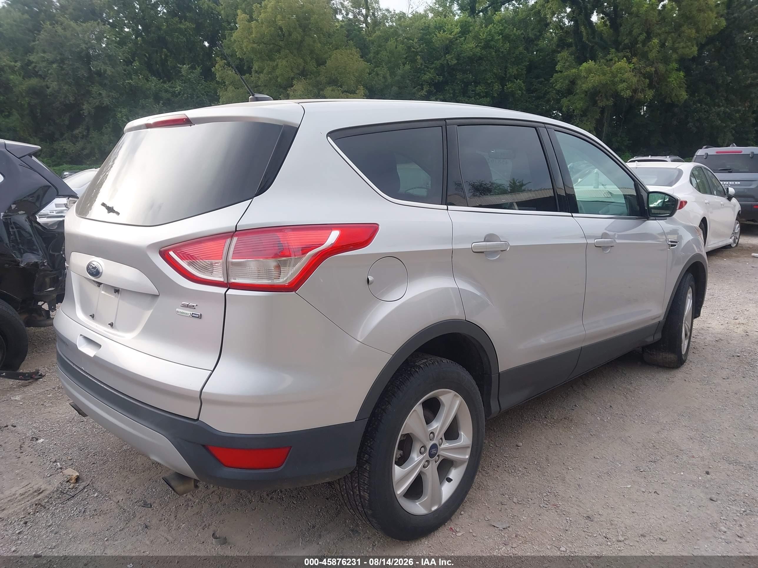 2015 Ford Escape Se Серебряный vin: 1FMCU9GX3FUA42572
